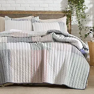 Bedsure Patchwork Quilt Set King - Reversible Geometric Printed Navy Quilt Bedding Set, Lightweight Coverlet Set, 3 Pieces Microfiber Bedspread with 2 Pillow Shams for All Seasons (106"x96")