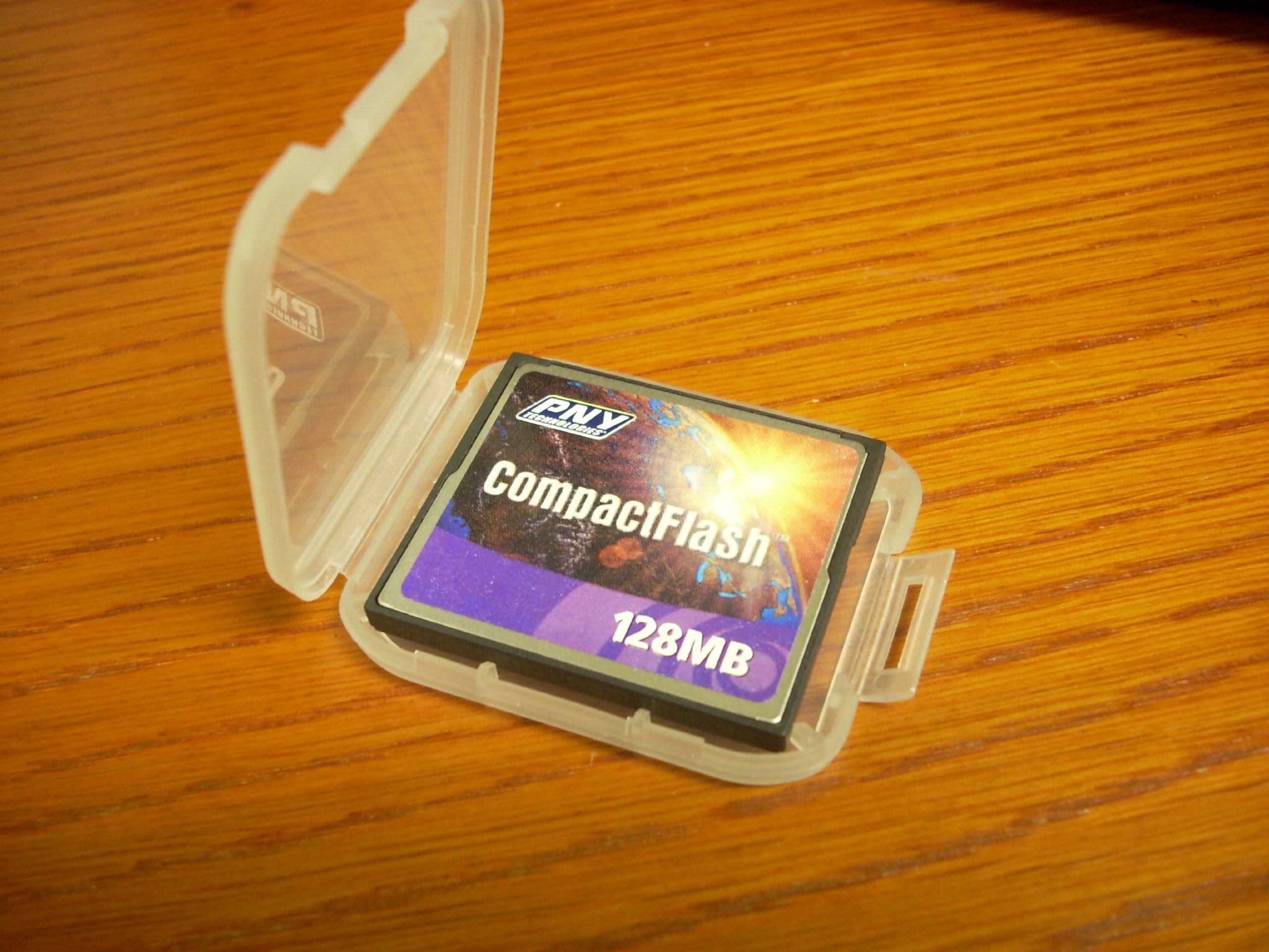 PNY Carte CompactFlash 128 Mo (P-CF128-BX)