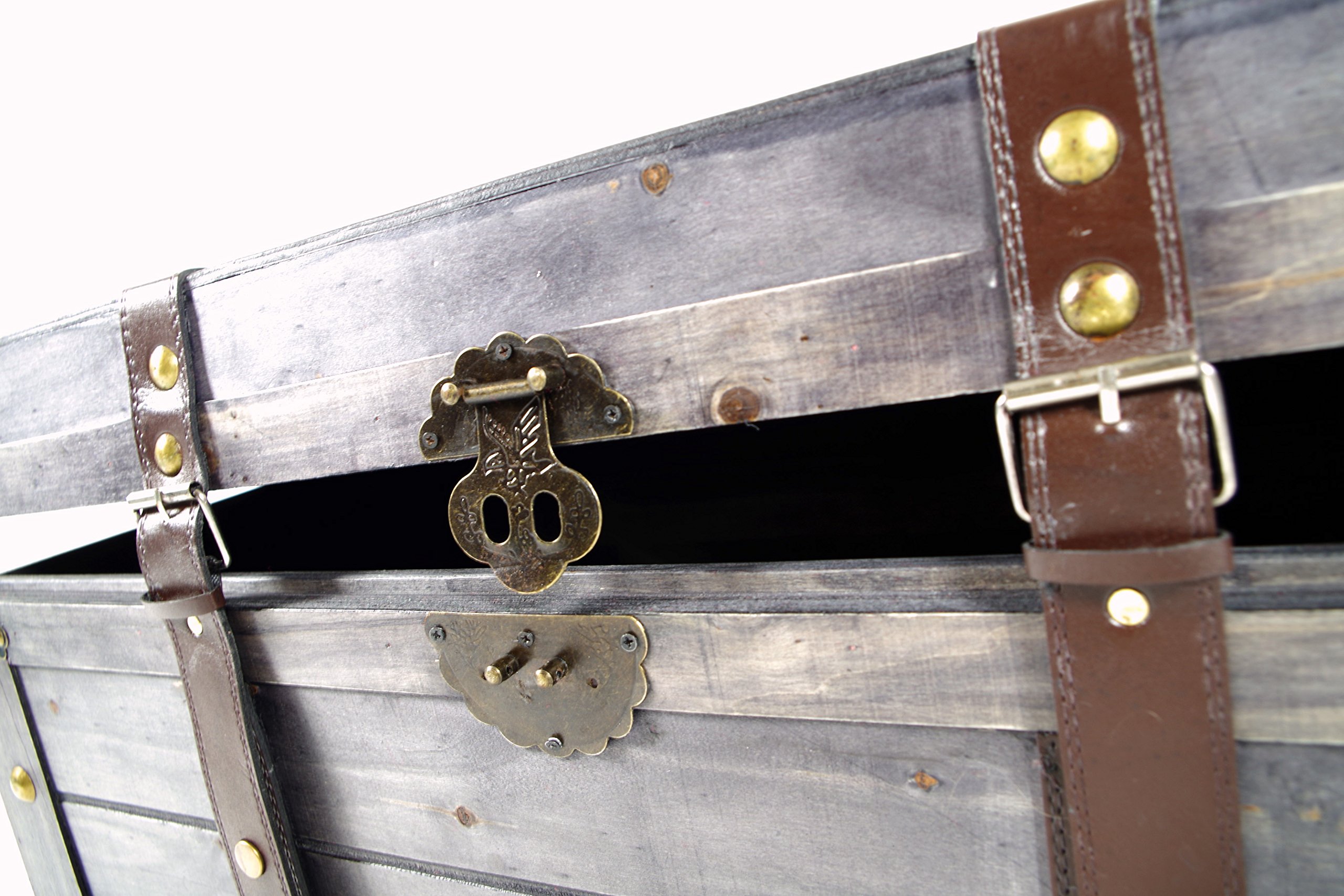 Kobolo Truhe KUBA, 70x35x38 cm, grau, Vintage Holztruhe mit Deckel & Stauraum, rustikale Aufbewahrungstruhe im Schatztruhendesign mit Metall- & Kunstlederapplikationen