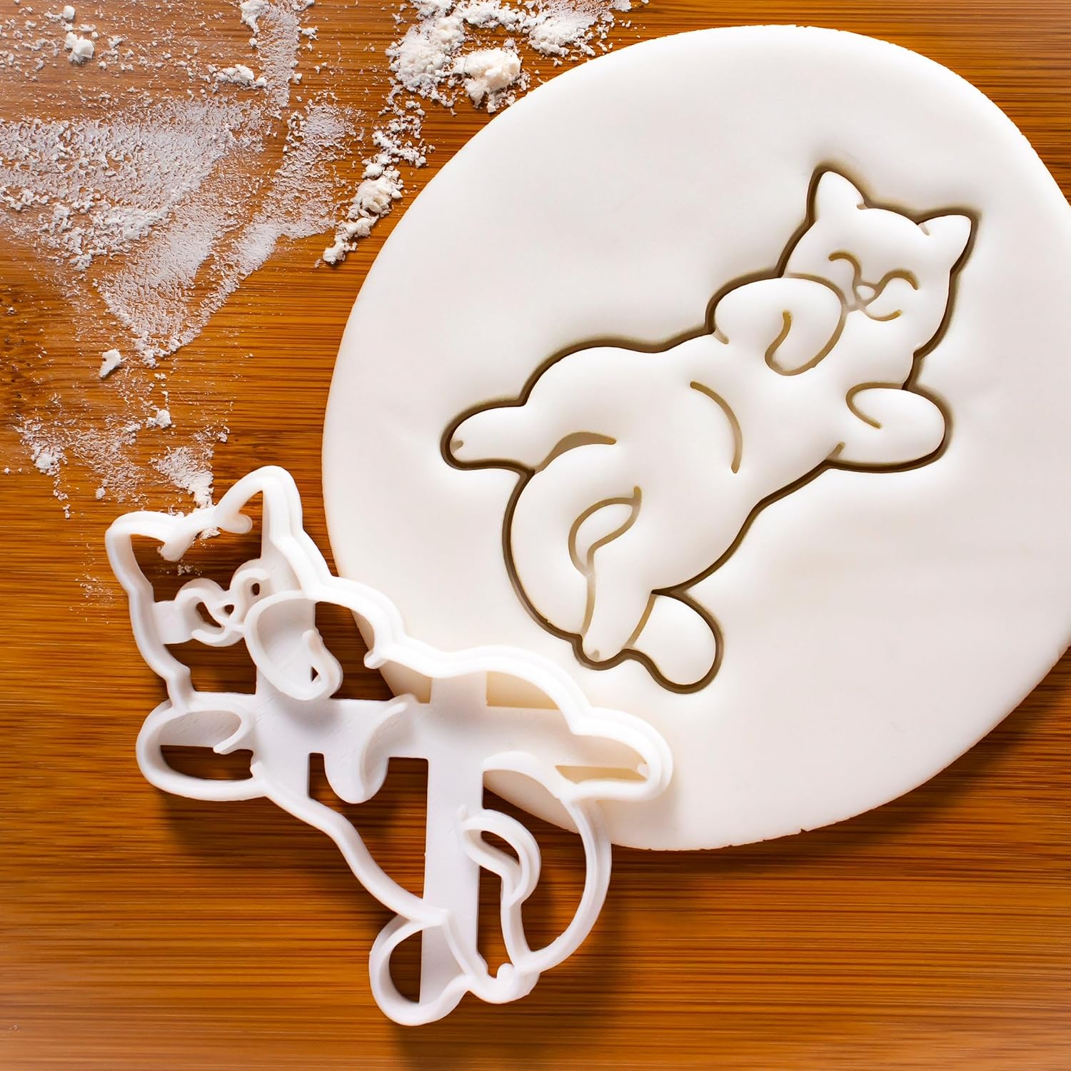 Set of 3 Kitty cookie cutters (Designs: Scratch, Roll, and Butt), 3 pieces - Bakerlogy