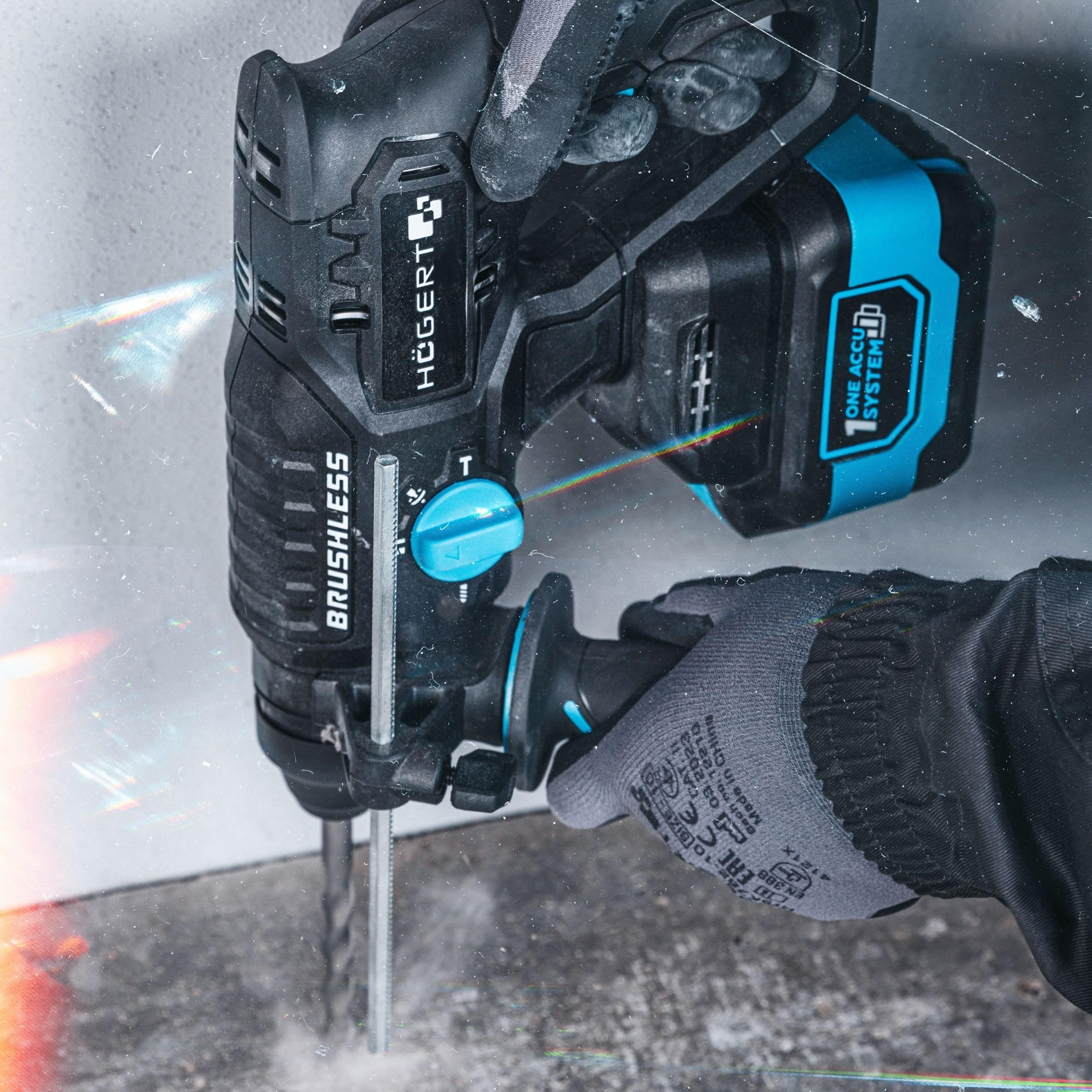 HÖGERT TECHNIK Martillo perforador a batería brushless 18V, 2,0 J, función cincelado, batería 4,0 Ah, cargador 4A, engranaje metálico, LED