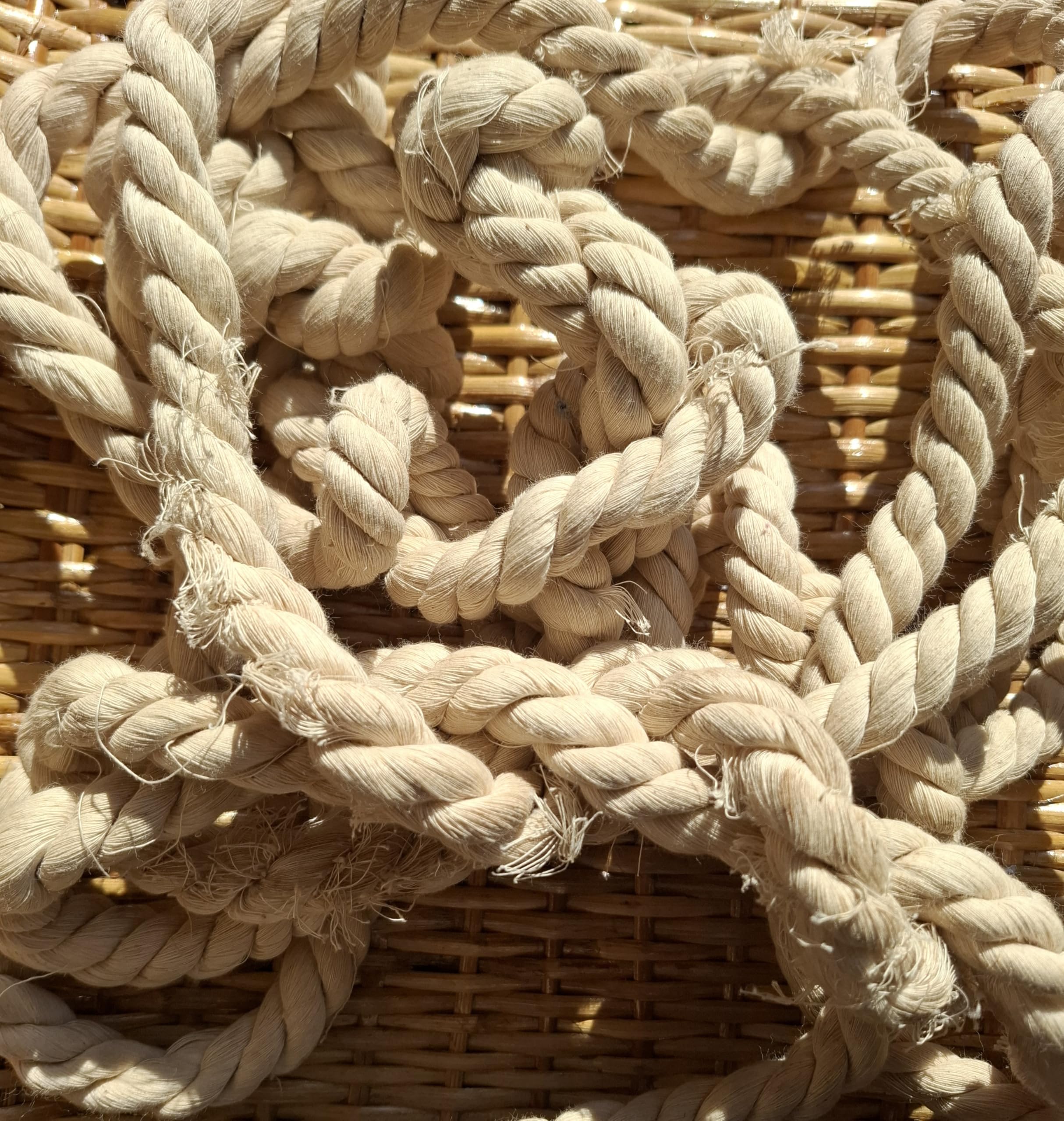 Schaukel mit Rattangeflecht – Hängeschaukel Natur - Sitzschaukel aus Naturmaterial – Für Kinder & Erwachsene – 45 x 35 cm – Handgefertigt mit Seil- 2. Wahl, mit diversen Schönheitsfehlern 20171-B