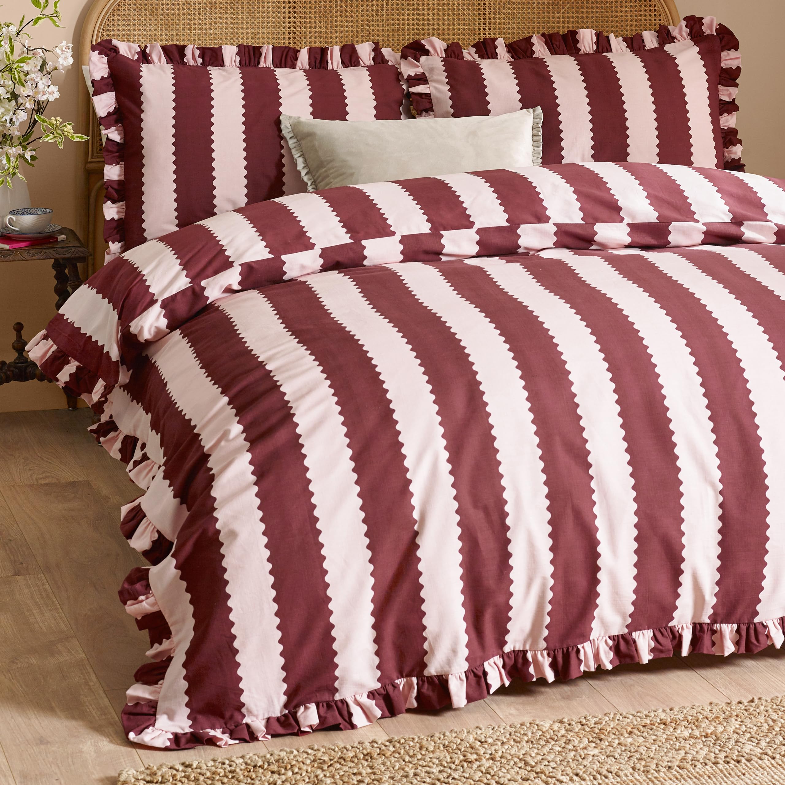 Wylder Birdie Stripe Juego De Funda Nórdica – Reversible con Volantes Algodón Rico A Rayas Ropa De Cama (Burdeos/Flor - 230x220cm)