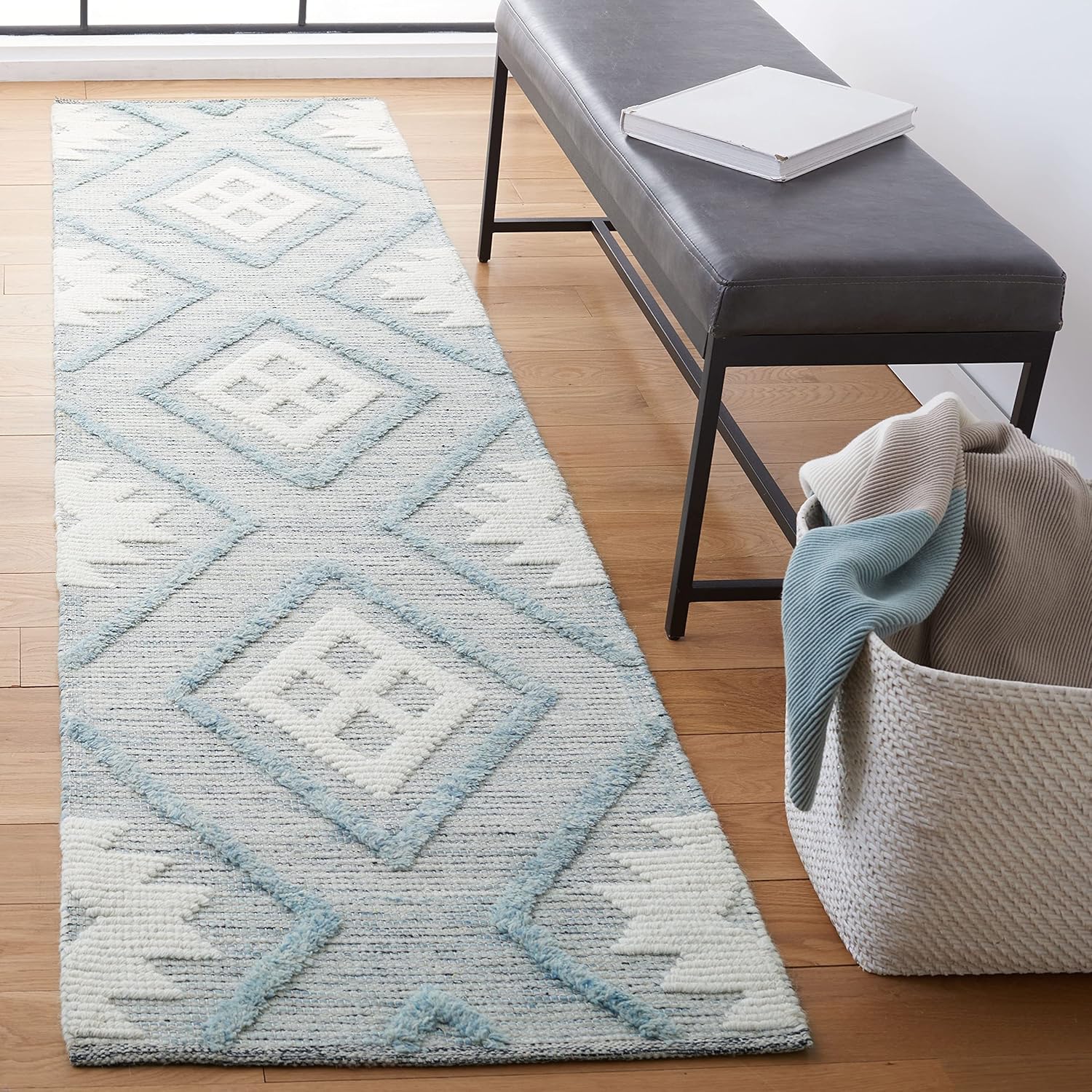 SAFAVIEH Vermont Collection Runner Rug - 2'3" x 9', Blue & Ivory, Handmade Wool, Ideal for High Traffic Areas in Living Room, Bedroom (VRM603M)