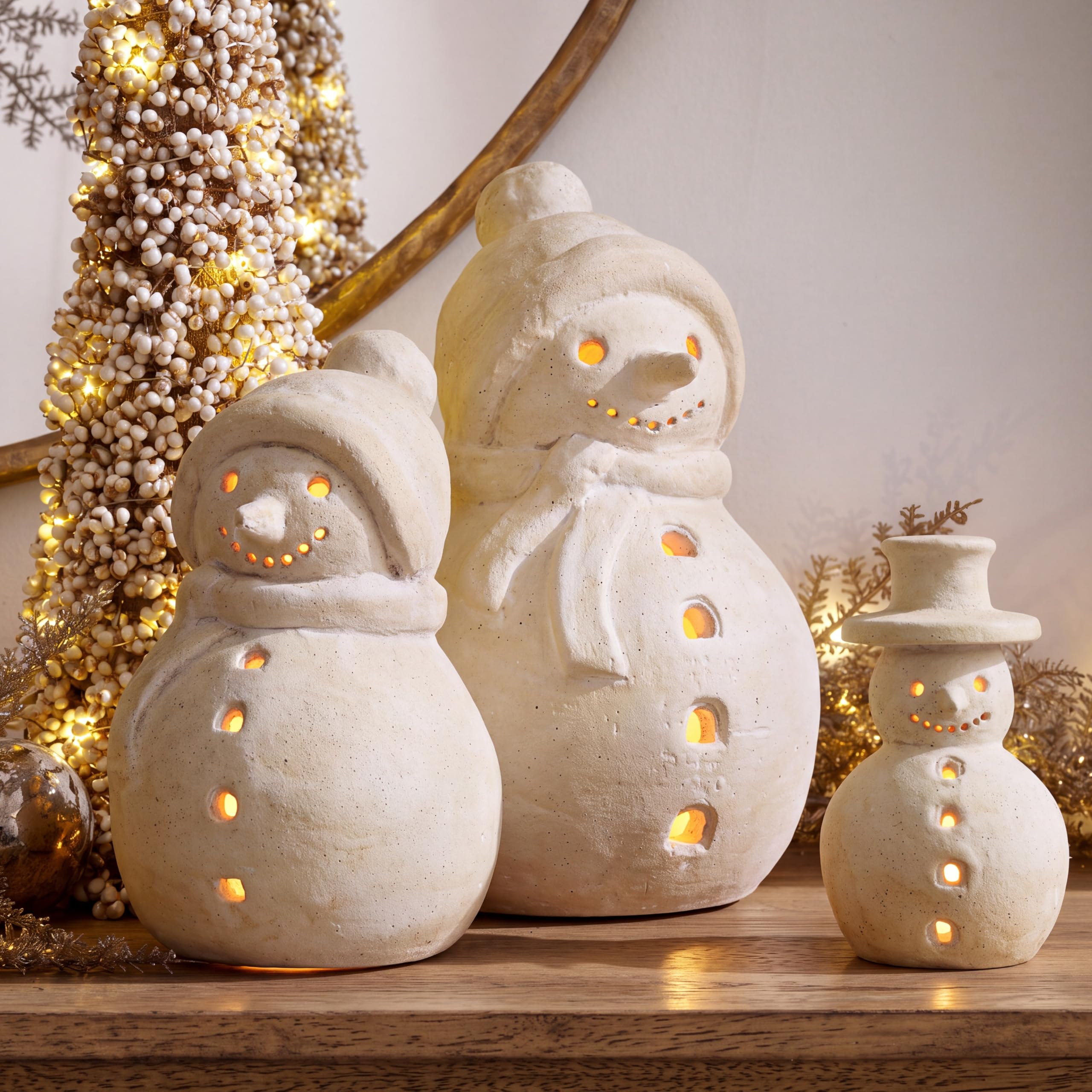 Yungyan 4 figuras de muñeco de nieve de terracota de 7.87 pulgadas con luz LED, decoración de mesa, estatua de mesa para Navidad, invierno, festivo, gabinete, chimenea, estante, ventana, regalo