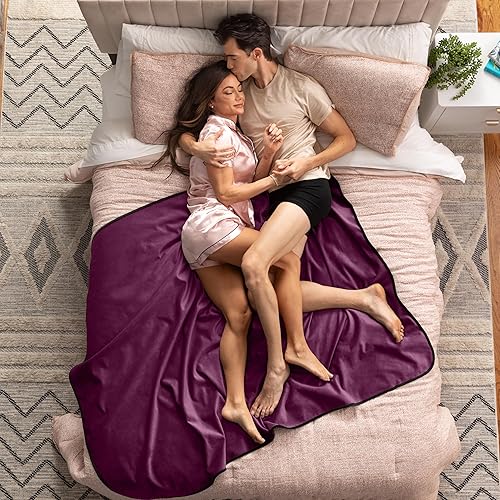 Miniatura 3 de Avana Manta impermeable  Protector para personas y mascotas  Barrera de humedad a prueba de fugas, tamaño regular, microterciopelo morado