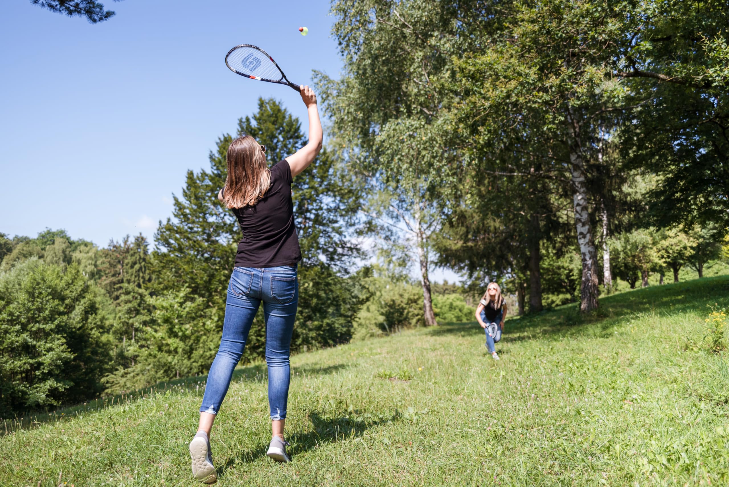 Sunflex® Badminton Sonic Speed Set II Badminton - Unisex - Erwachsene - Federball - Schläger Set - Racket - Windstabile Bälle - für Park, Strand, Wiese - mit Tasche