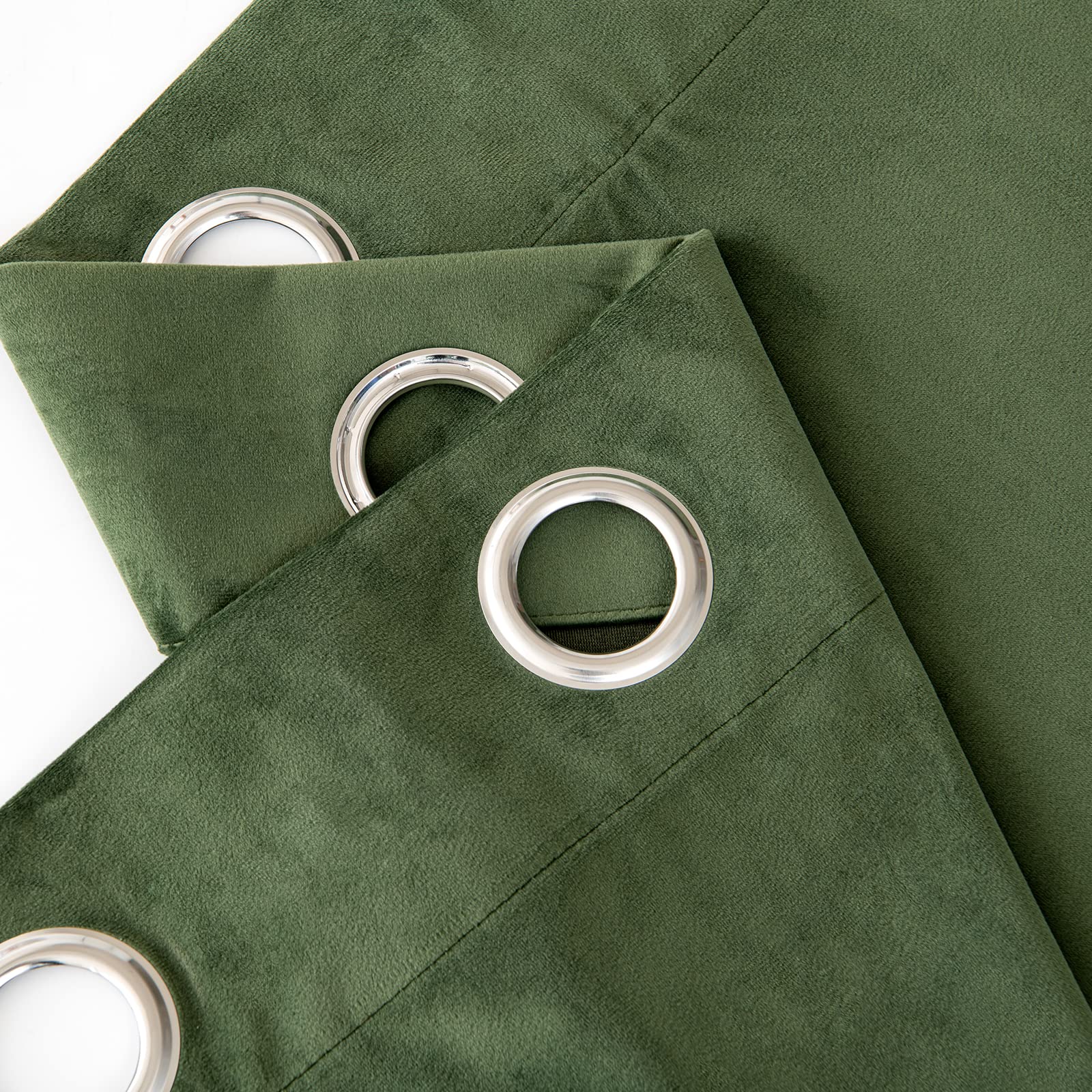 EMEMA 2 Panneaux Doux Velours Rideau Occultant Thermiques Réglage de la Température Rideaux à Oeillets pour Chambre Salon Élégant Décoration 140 x 280 cm Matcha