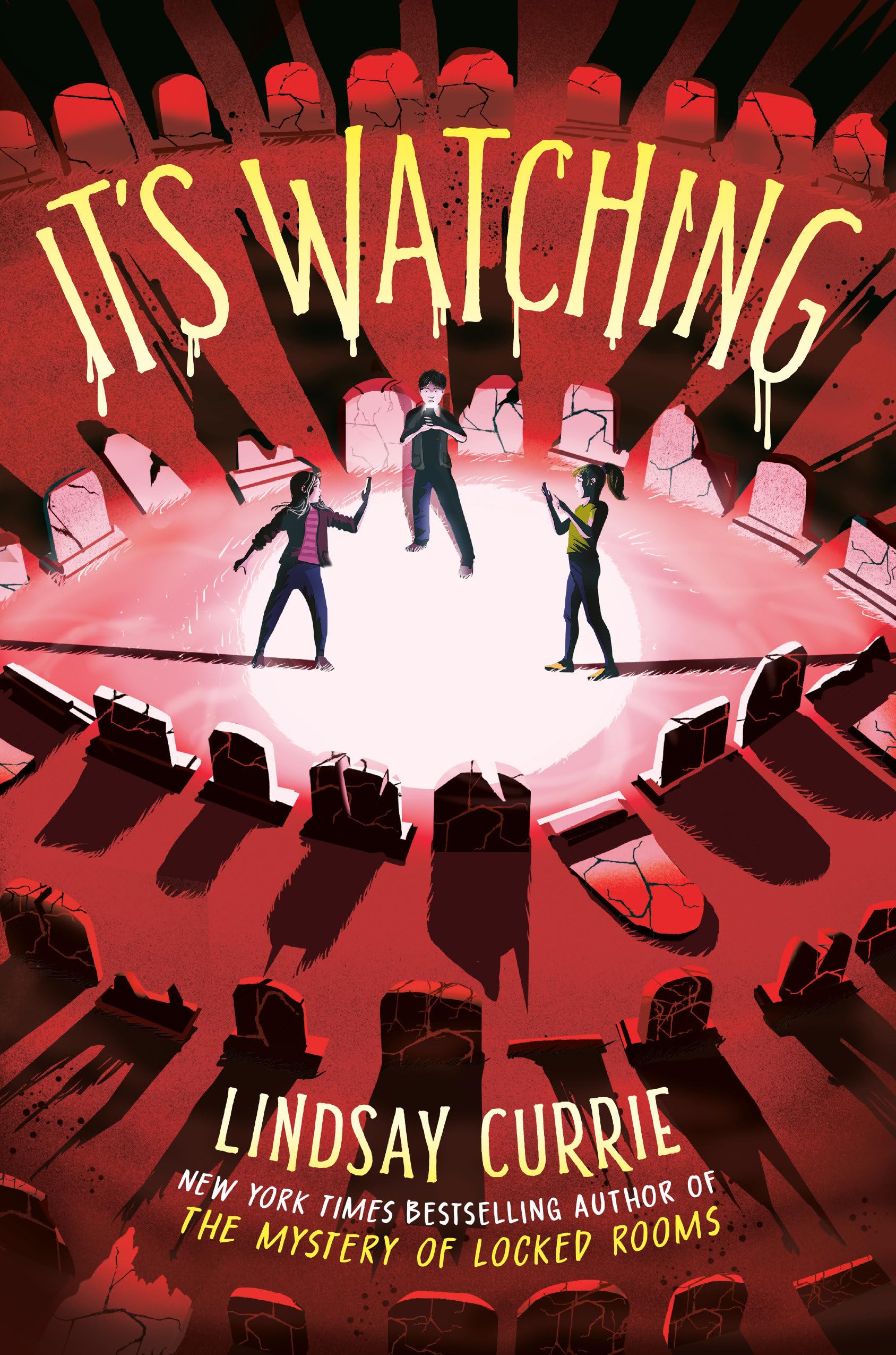 It's Watching by Lindsay Currie (Paperback Book)