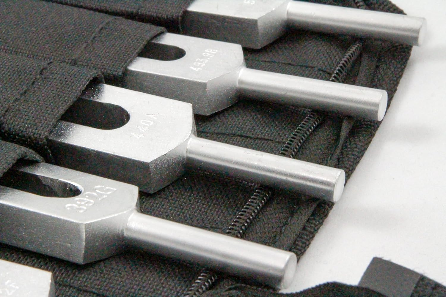 Tuning Fork, Aluminum, Musical Set of 8 Includes:"C" 261.6 Hz, 293.7"D", 329.6"E", 349.2"F", 392"G", 440"A", 493.9"B" and 523.2"C" : Musical Instruments