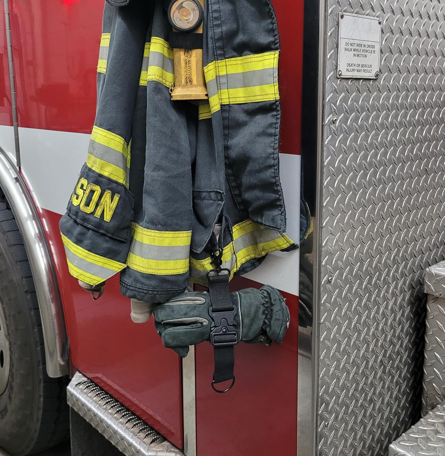Glove Strap Firefighter Accessories Firefighter Tools Glove Strap with Metal Quick Release Buckle and Adjustable Length
