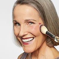 Vista 4 de IT Cosmetics Heavenly Luxe French Boutique - Brocha para rubor en ángulo para mejillas - Brocha para rubor líquido y polvo - Brocha de maquillaje