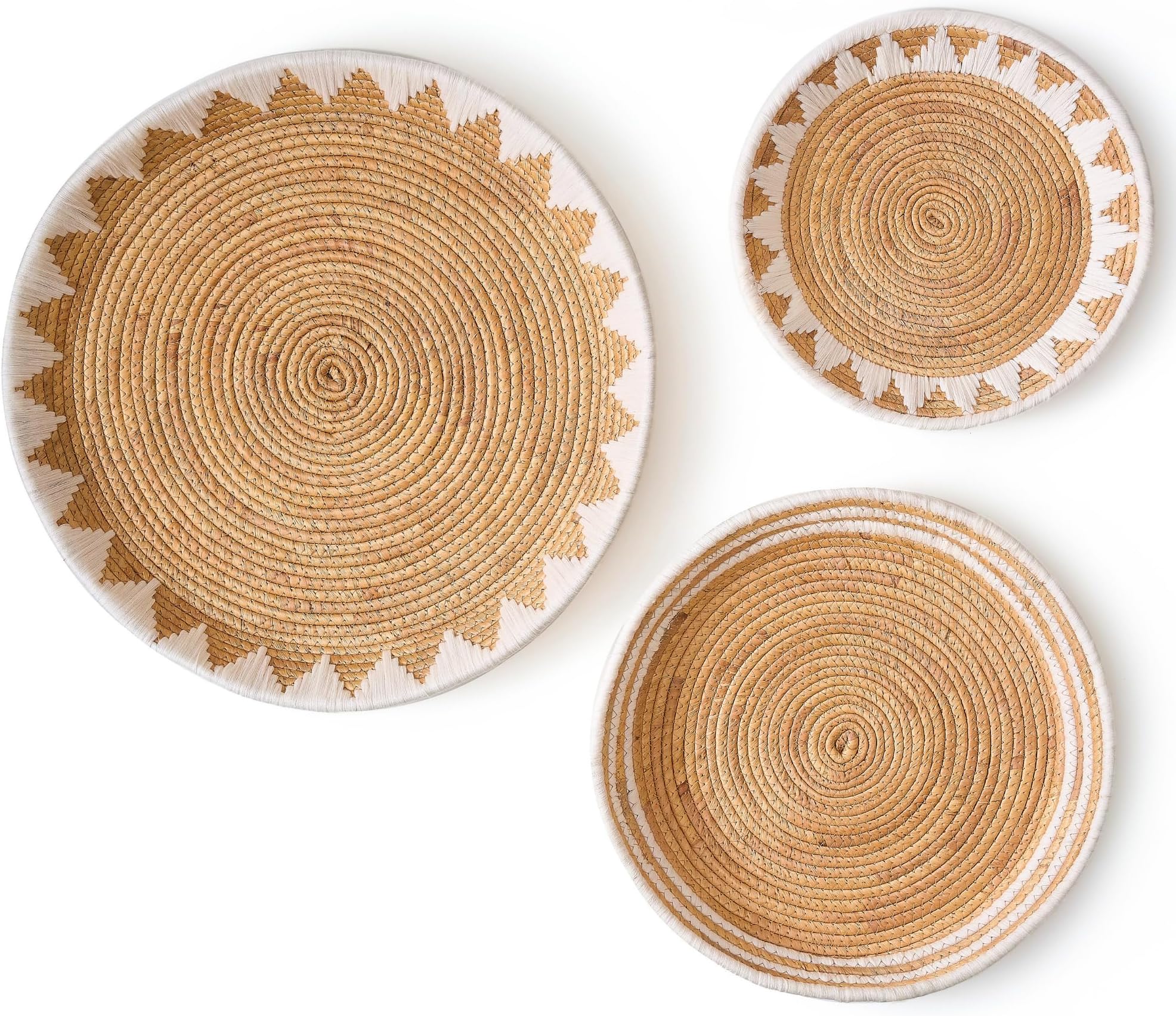 CHI AN HOME 22", 19", 15" Extra Large Hanging Woven Wall Baskets, Water Hyacinth Hanging Wicker Baskets for Wall Decor, Boho Wall Decor Rustic, Oversized Wall Art for Living Room, Bedroom Set of 3 (White)