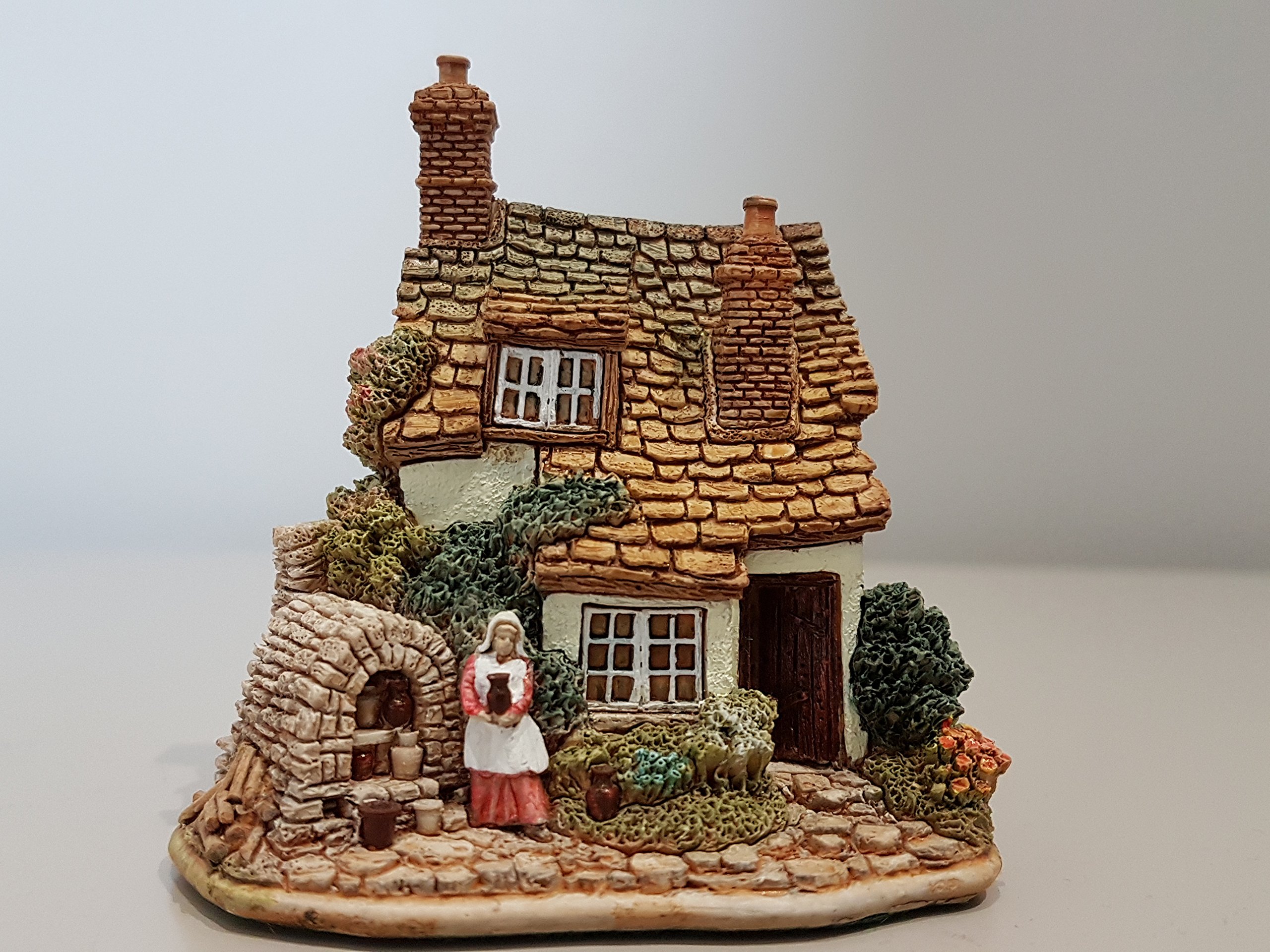 Lilliput Lane Cottage Sculpture, Multicolor, Ceramic, Farmhouse