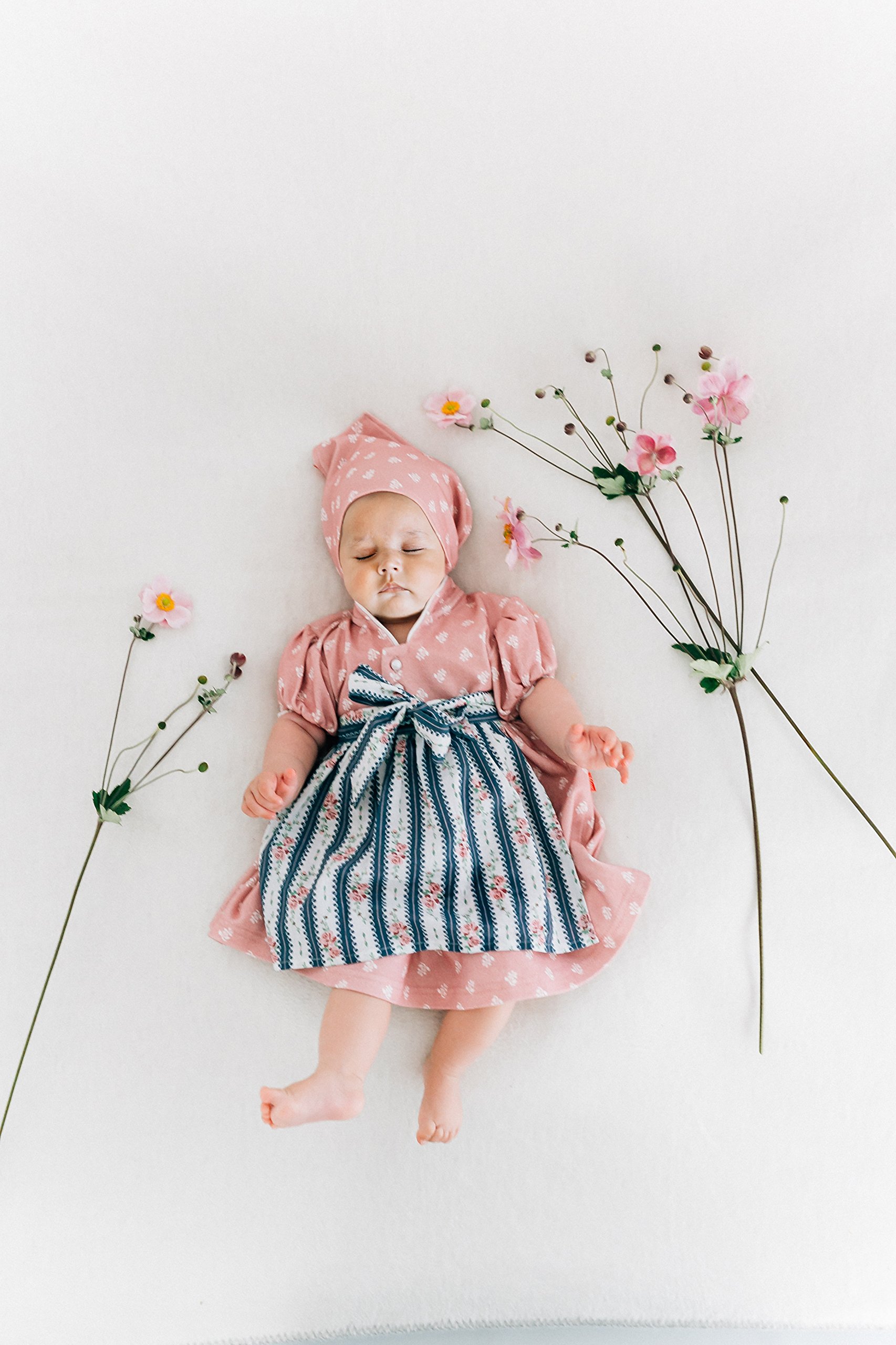 Mogo.cc, Babydirndl Kinderdirndl Wilde KAISERIN und CALANDA