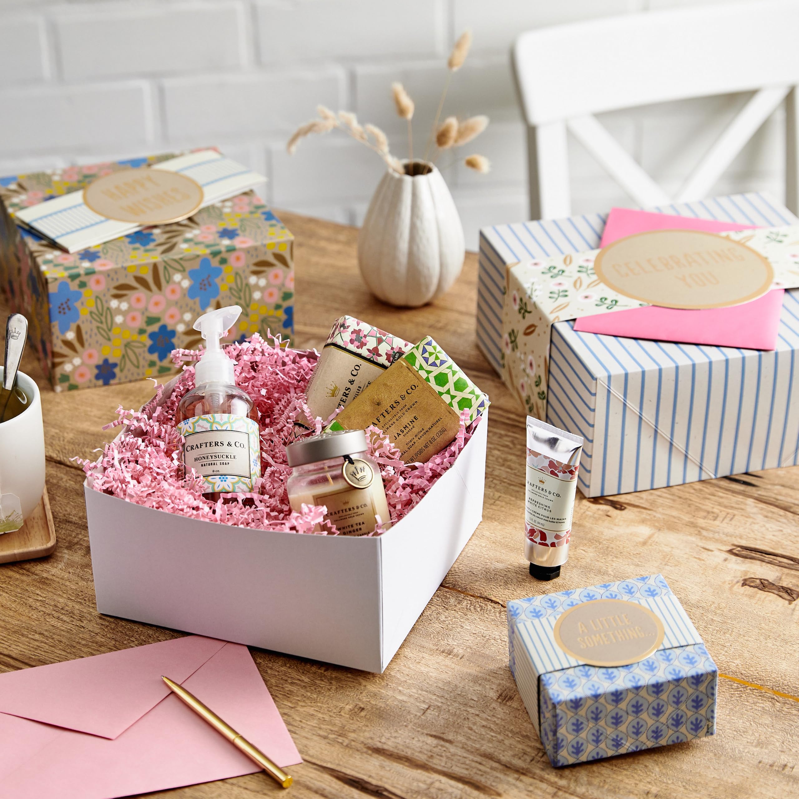 Hallmark Geschenkboxen mit Wickelbändern, verschiedene Größen (3er-Pack: niedliche Blumen und Streifen) für Geburtstage, Brautpartys, Muttertag, beste Freunde