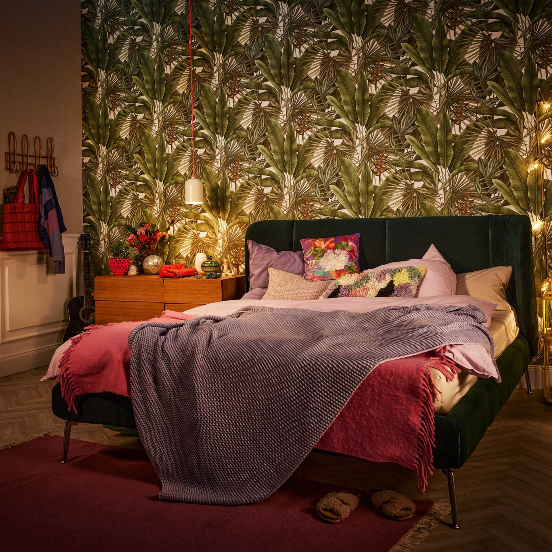 Livingwalls Jungle Papier peint 396472 en vert, crème - papier peint à l'aspect de la jungle - floral avec des feuilles de palmier -de haute qualité sur 10,05m x 0,53m