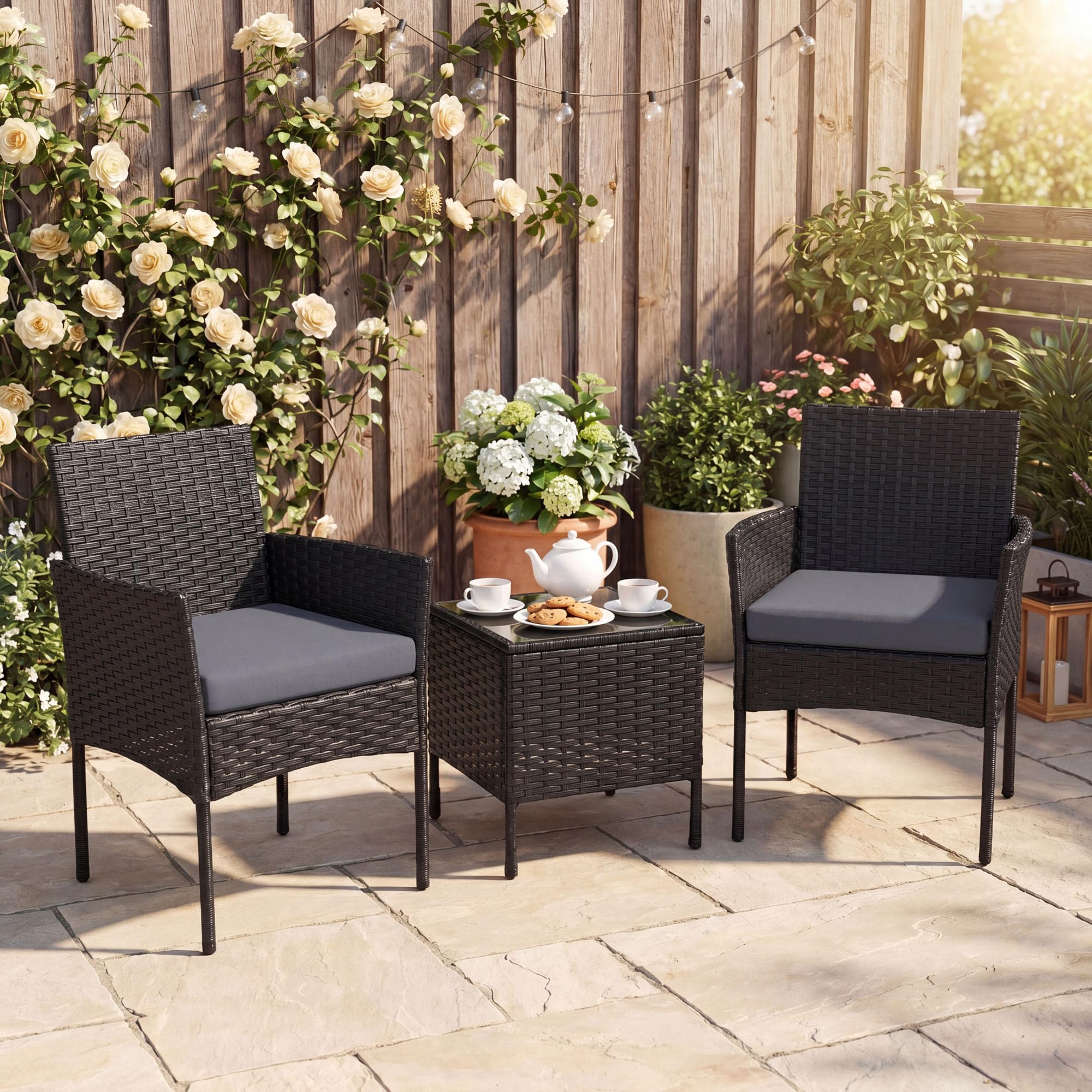 LIFEZEAL Set Mobili da Giardino in Rattan 2 Posti, Salotto da Giardino Esterno con 2 Poltrone, Cuscini Rimovibili, Tavolino da Caffè in Vetro Temprato, per Terrazza e Cortile (Cuscino Grigio)