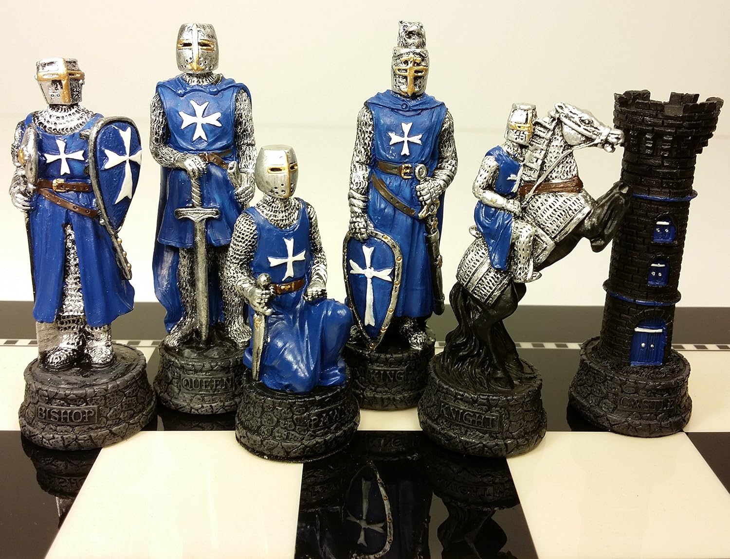 Medieval Times Crusades White & Blue Chess Set Hand Painted w/ Black & White Gloss Board