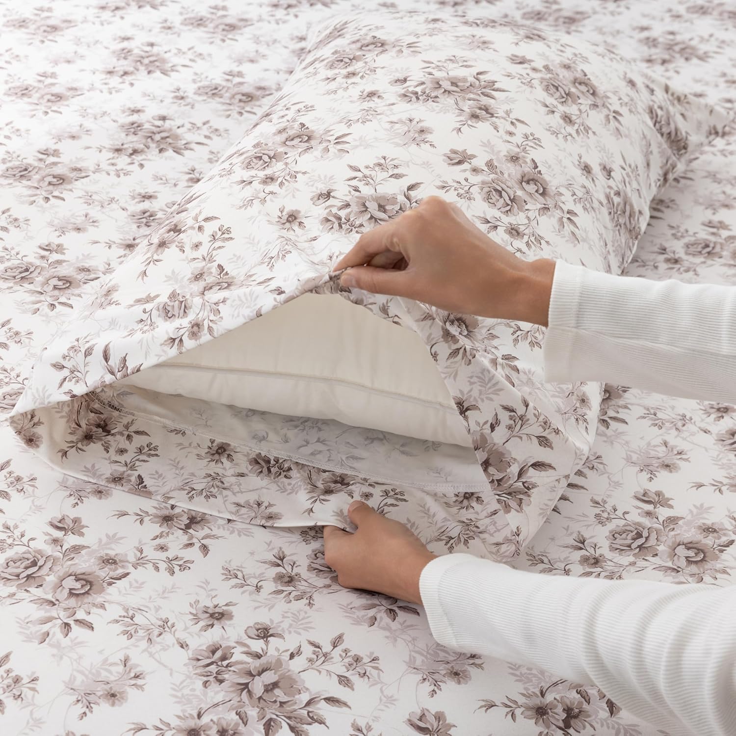 Berkshire Cooling Jersey Sheet Set – Soft, Breathable, Knit Bed Sheets Made of 100% Polyester, Wrinkle-Free & Moisture-Wicking, Deep Pocket Fitted Sheet, 4 Piece Bedding, Queen, Blooming Toile Taupe