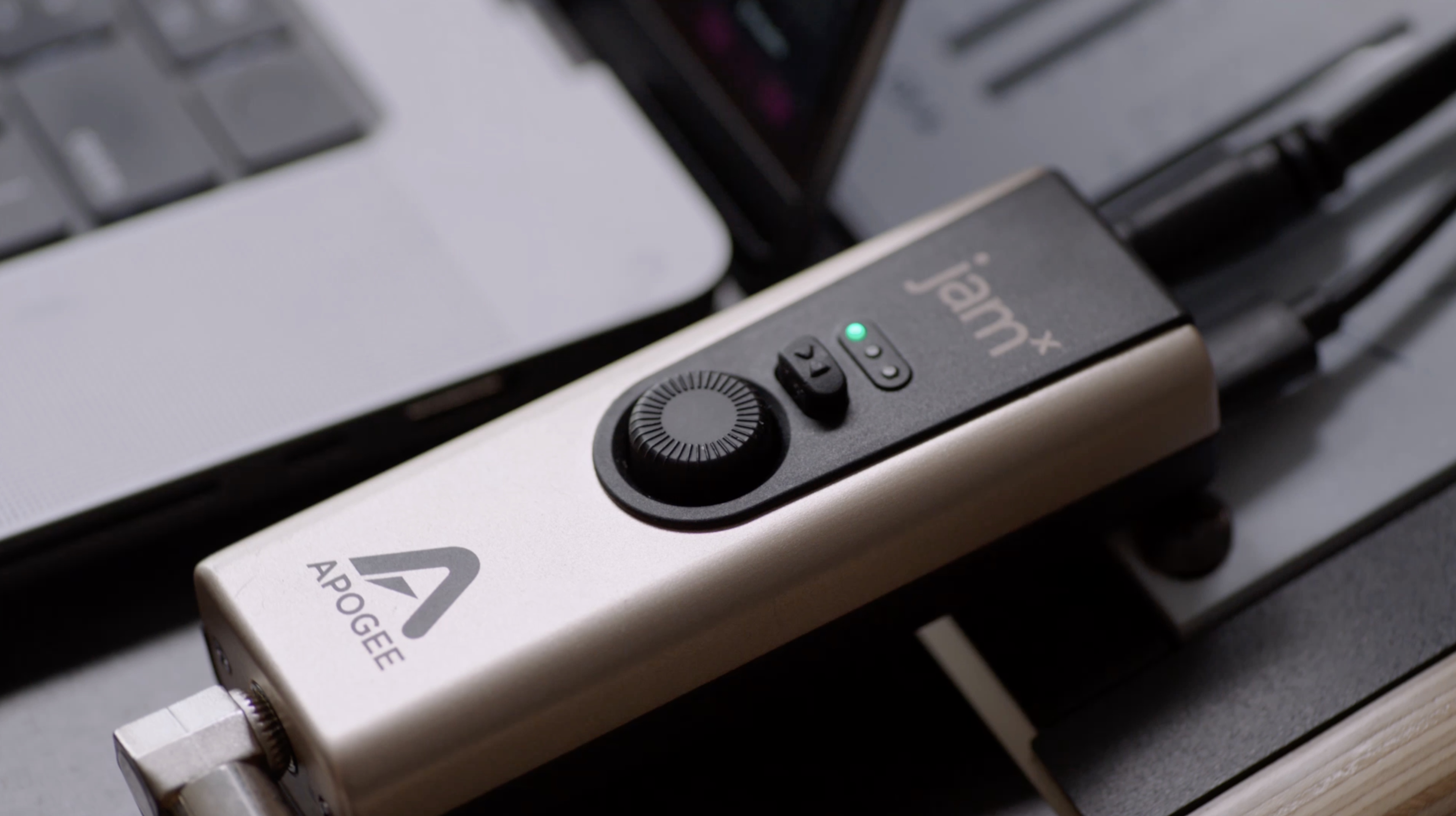 Amazon.com: Apogee Jam X - Portable Guitars, and Instruments USB