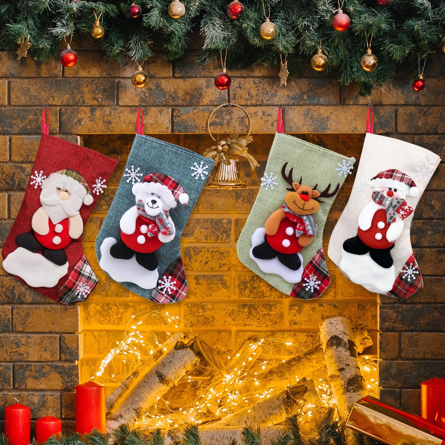 Lot De 4 Chaussettes De Noël à Suspendre - Décoration Cheminée Rouge Et Blanche, Motif Classique - Pour Cadeaux Et Ambiance Festive