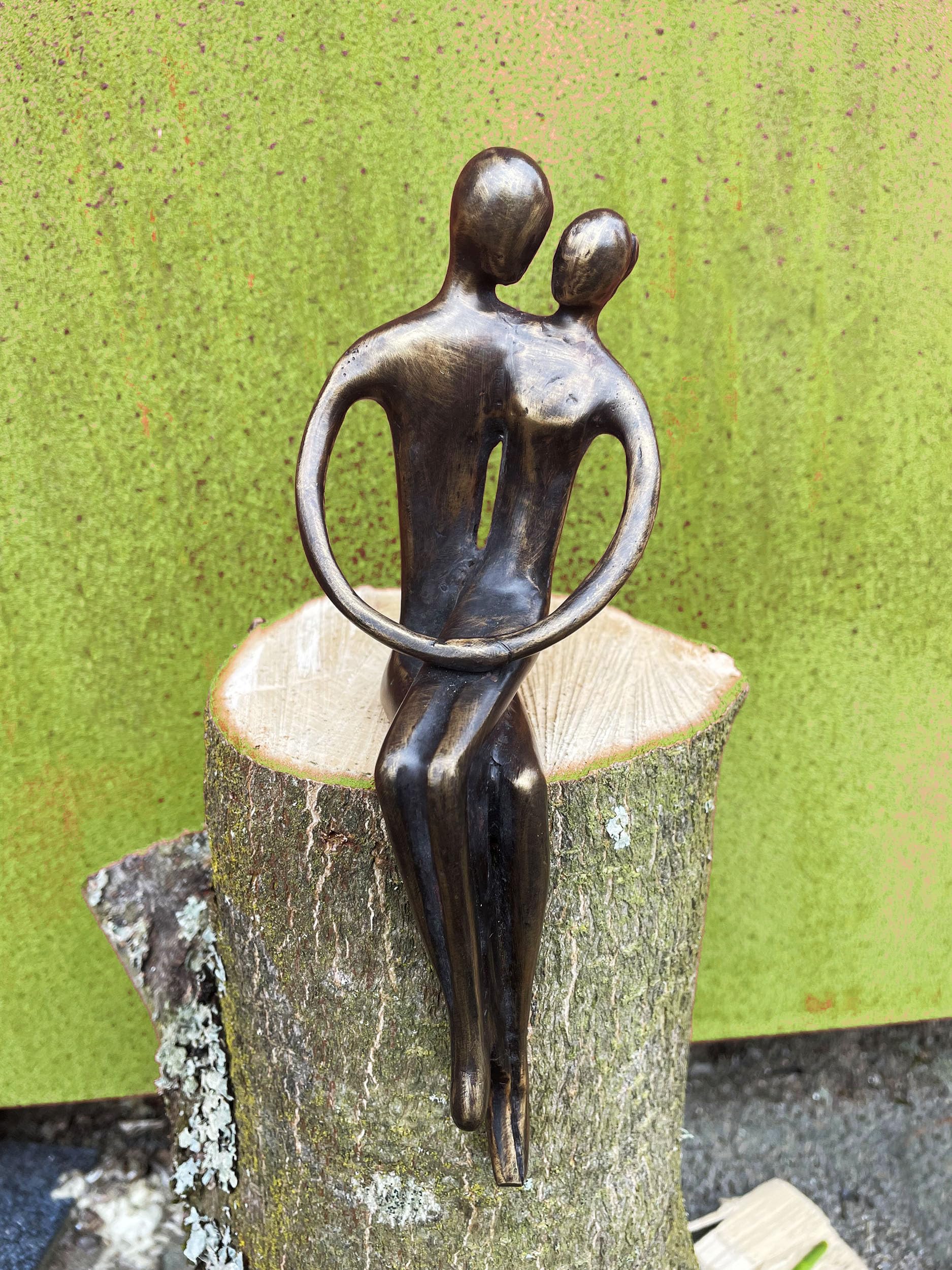 Bronzefigur Paar umarmend 7x20cm Kantensitzer Kantensitzer Bronze Skulptur | Dekoration aus Bronze, Wetterfest, Für Liebe Hochzeit Verlobung, Skulptur Figur Deko, Kantenhocker Bronzestatue