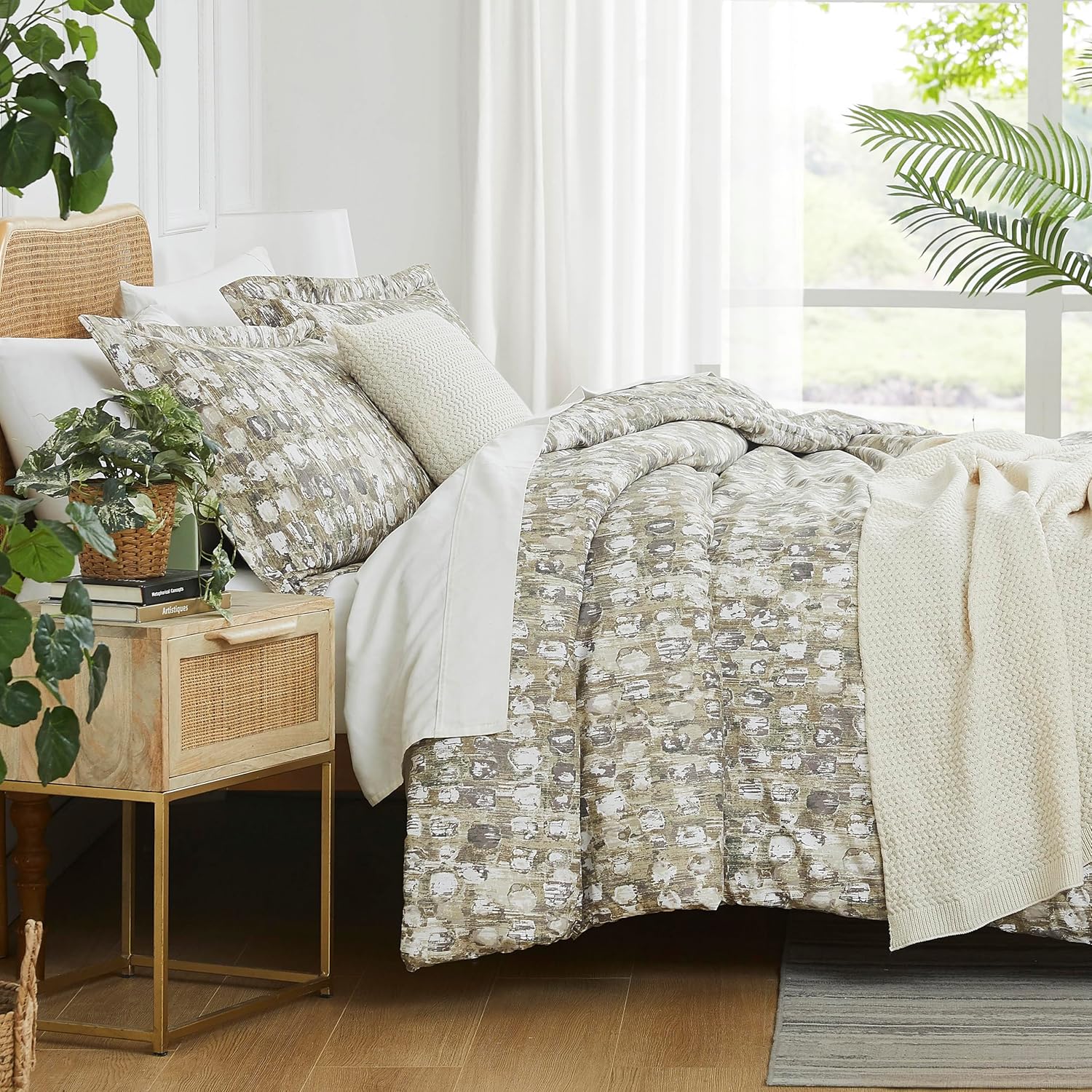 Southshore Fine Living 4-Pack Standard Pillowcases – Luxurious Brushed Microfiber, 20x30", Hotel Quality, Ultra Soft, Bright White