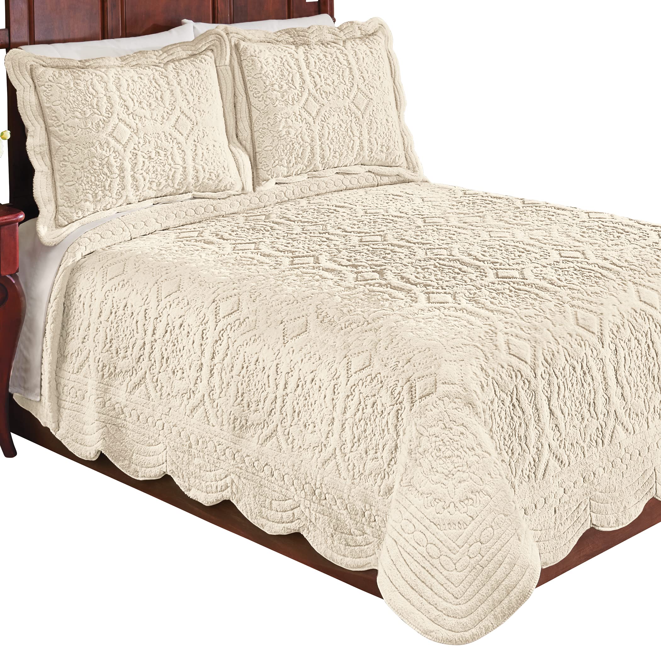 Collections Etc Exquisite Faux Fur Medallion Quilt with Scalloped Edges