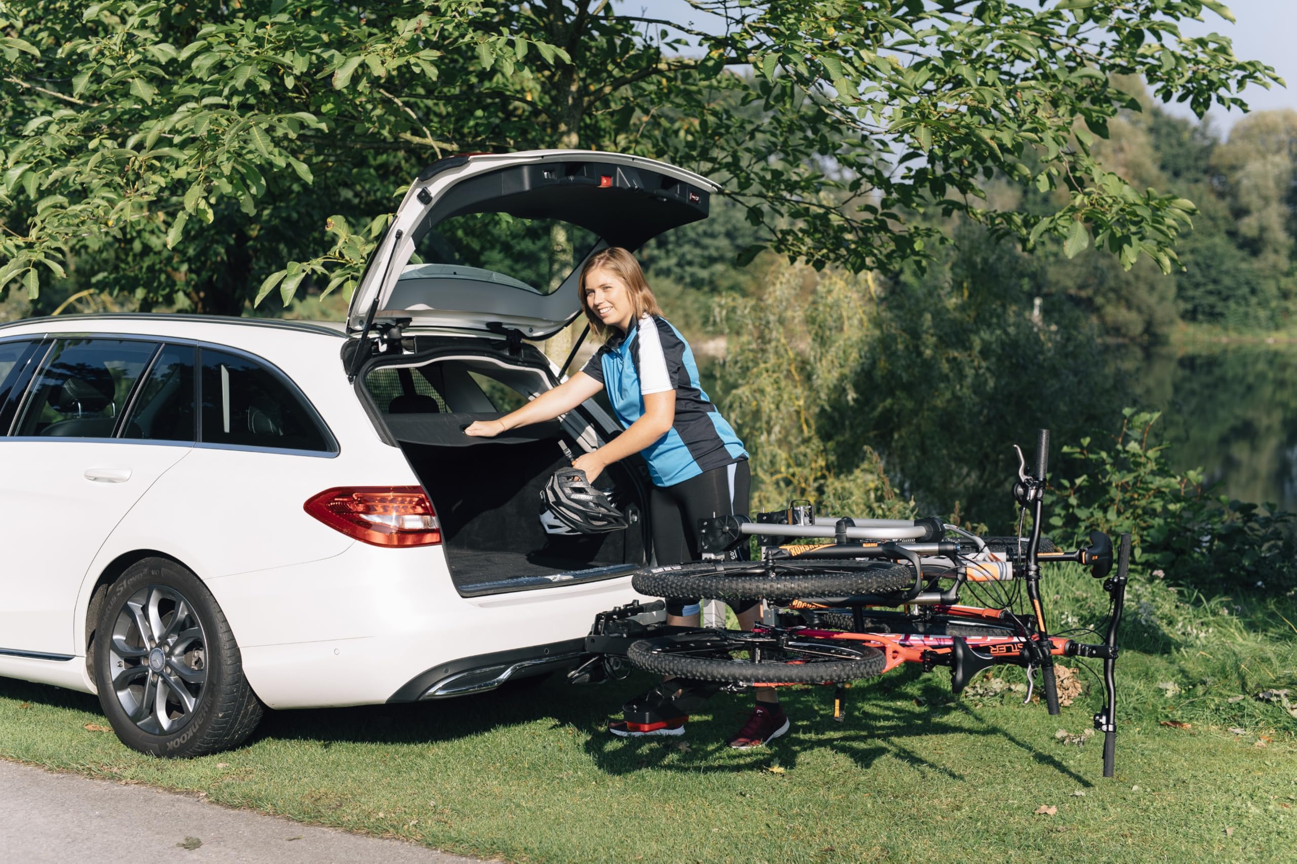 Westfalia BC 60 Fahrradträger für die Anhängerkupplung | Kupplungsträger für 2 Fahrräder | E-Bike geeignet | zusammenklappbar