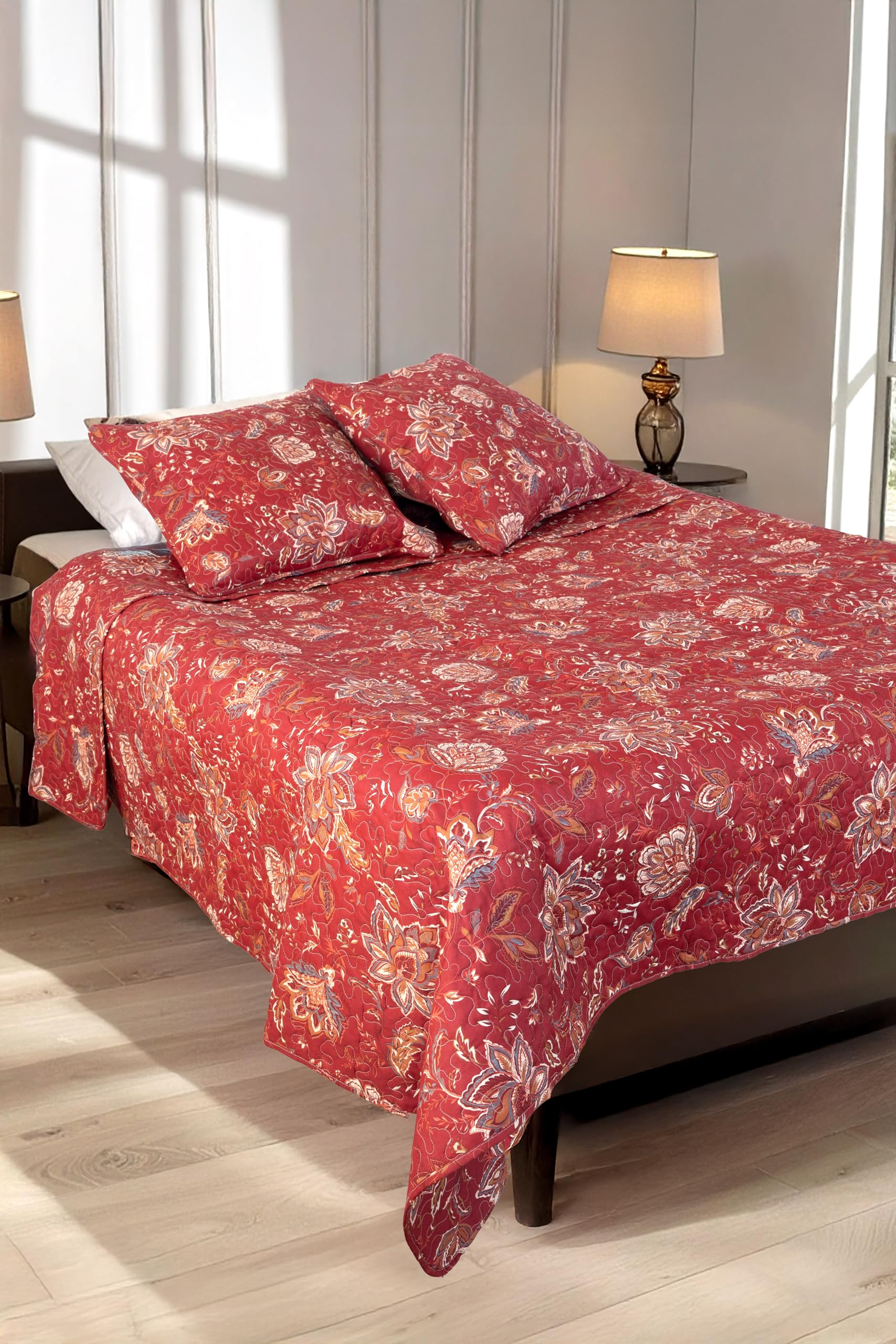 Boutis Patchwork Rouge Antibes - Dessus de lit 230x250 cm avec 2 Taies d'oreiller 65x65 cm, Matelassé 2 Personnes, Dessus de lit Motif Floral