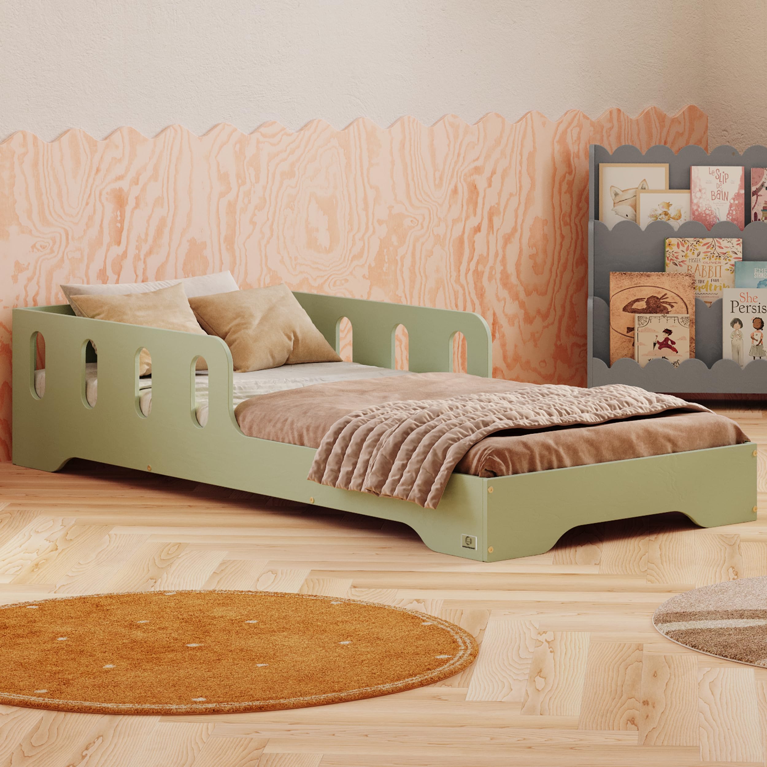 smartwood Kinderbett 80x160 Grün - Montessori Bett mit Rausfallschutz & Lattenrost - Kinderbett ab 2 Jahre aus Holz mit FSC-Zertifikat - Bodenbett für Jungen & Mädchen - Einfache Montage - TILA6