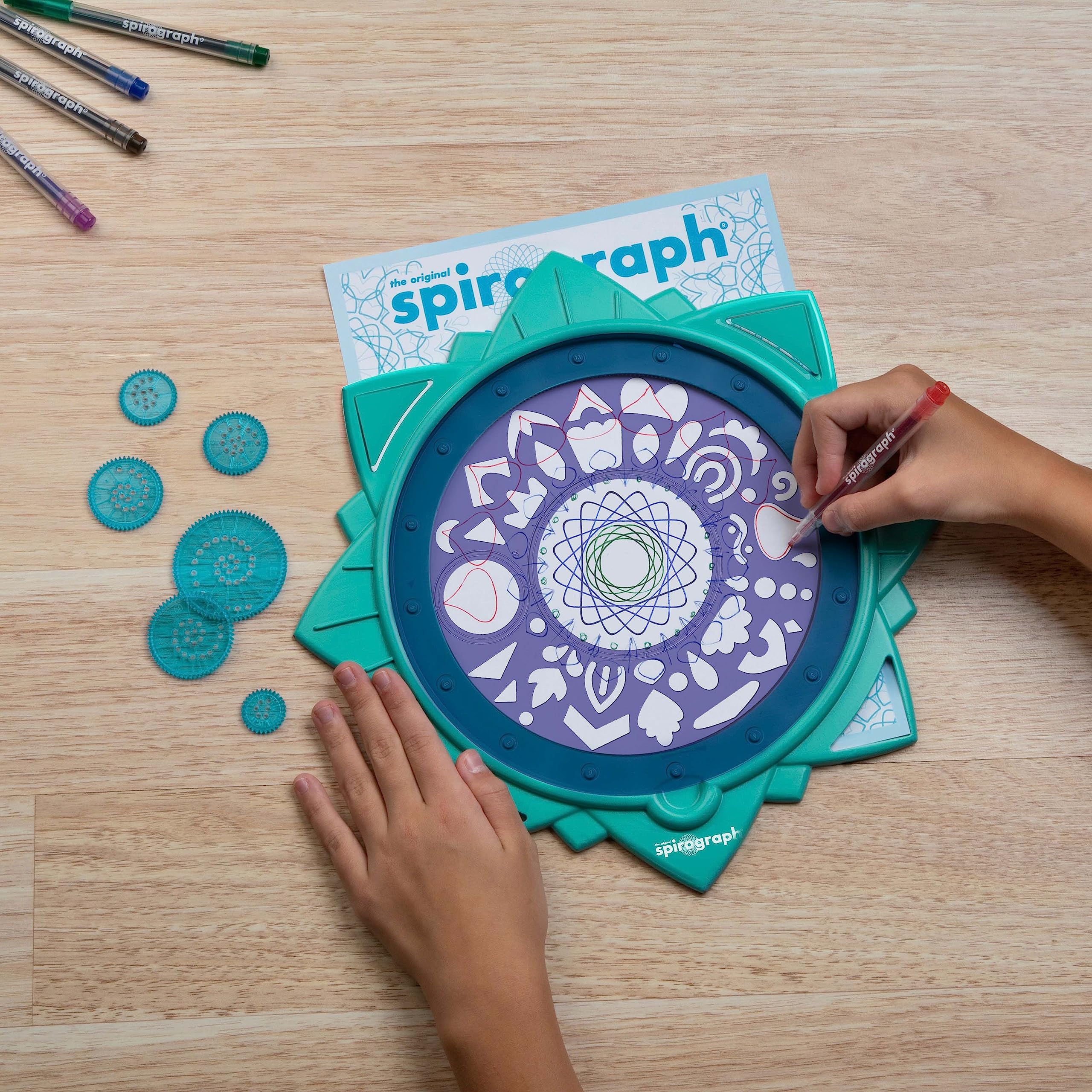 Silverlit - SPIROGRAPH Mandala Creator - Actividades creativas - Set de actividades - contiene: un marco, 2 plantillas, 6 pequeñas ruedas con muescas, 5 bolígrafos y 40 hojas A4 - A partir de 8 años