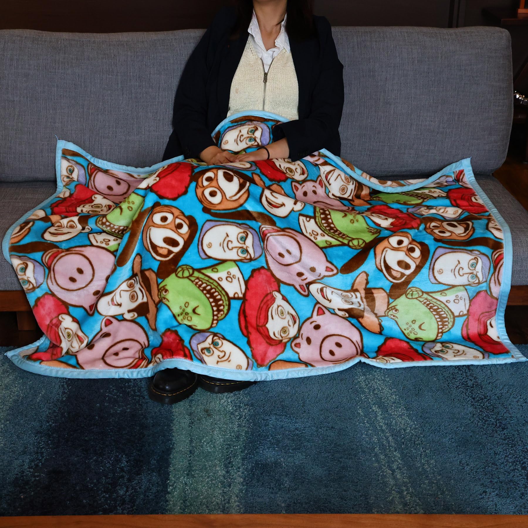 Amazon｜丸眞 ハーフ毛布 ディズニー トイストーリー フェイシーズ