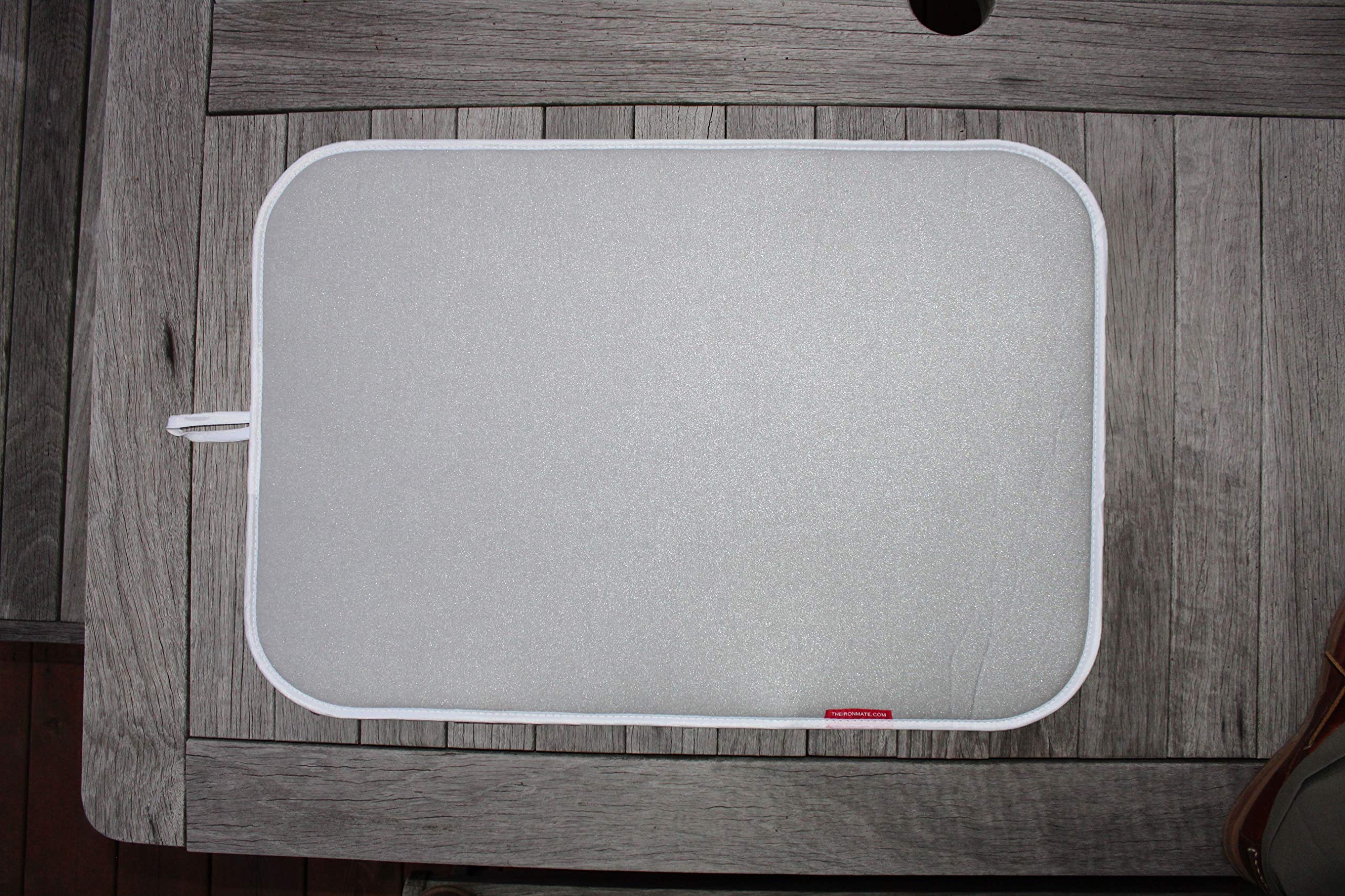 TheIronMate - Almohadilla de planchado premium, diseñada especialmente para edredones y artesanos, ahora con práctico lazo para colgar, 14 x 17 pulgadas con lazo