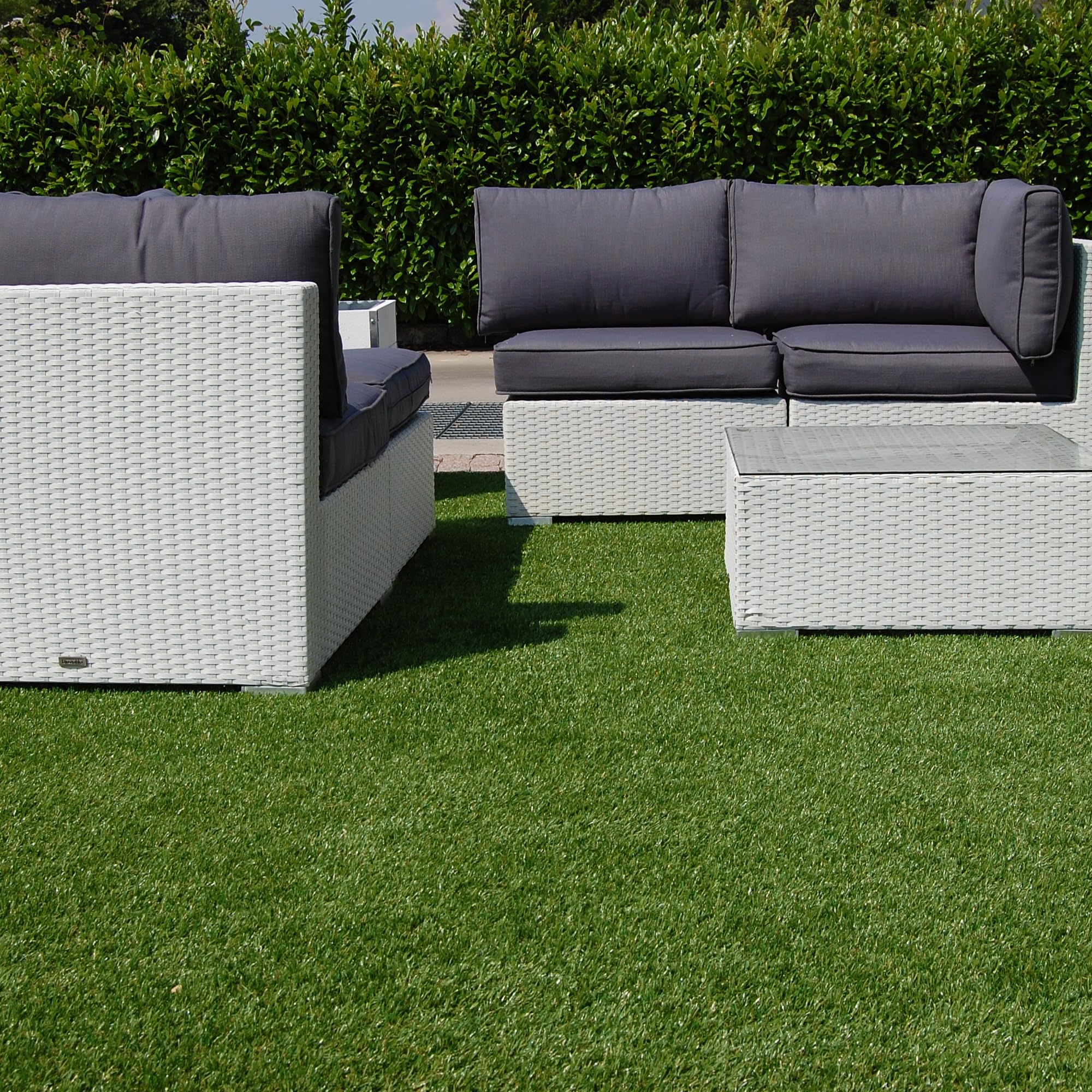 TENAX Derby 1,00x4 m Verde, Prato Sintetico 17 mm per Giardini, Terrazze, Balconi, Erba Artificiale per Piccoli Spazi Esterni e Aiuole