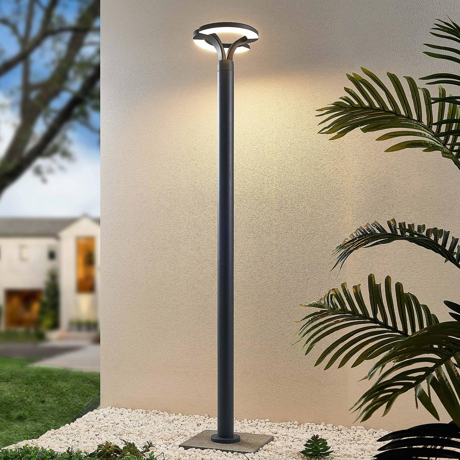 Lindby LED Lampadaire extérieur Keily (Moderne) en Noir Aluminium (à 2 lampes,), Candélabre luminaire d’extérieur