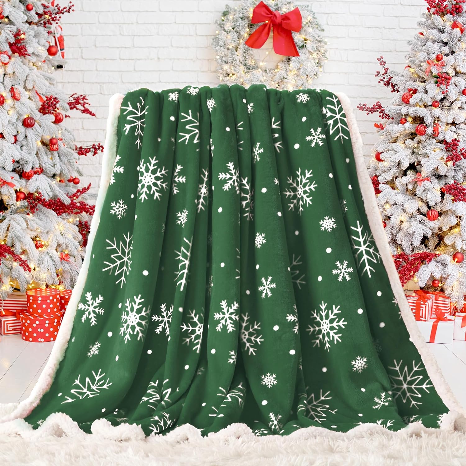 Touchat Christmas Throw Blanket, Sherpa Christmas Blankets, Fuzzy Fluffy Soft Cozy Blanket, Fleece Flannel Plush Microfiber Blanket for Couch Bed Sofa (60" X 80",Green Snowflake) - Image 6