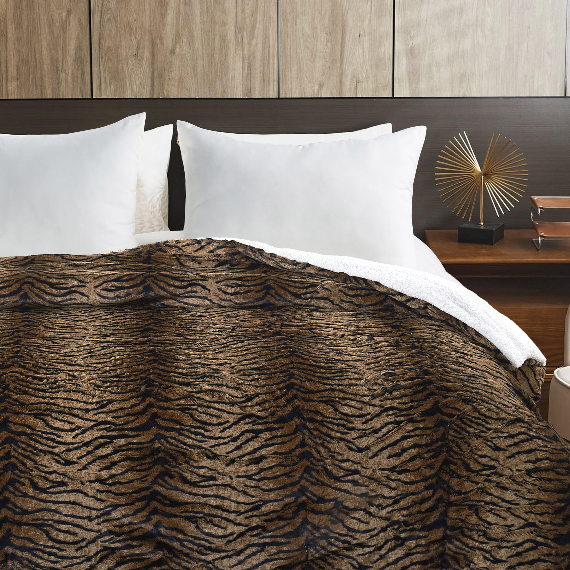 Home Soft Things Soft and Thick Faux Fur Sherpa Backing Bed Blanket, Tiger, 86