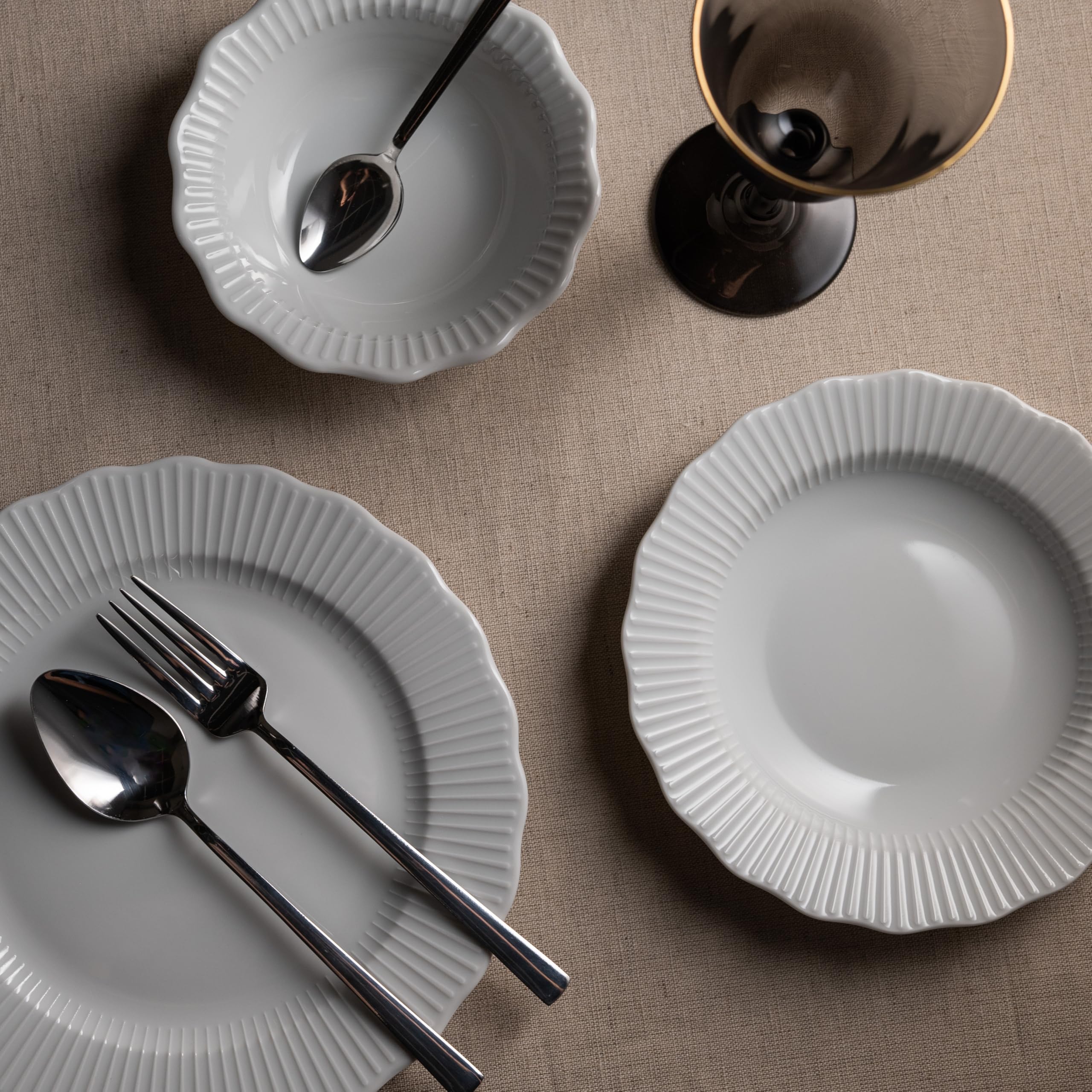 Vajilla de Porcelana blanca Porland Frilly - Vajilla de 18 Piezas Blanca– completa y elegante para 6 personas