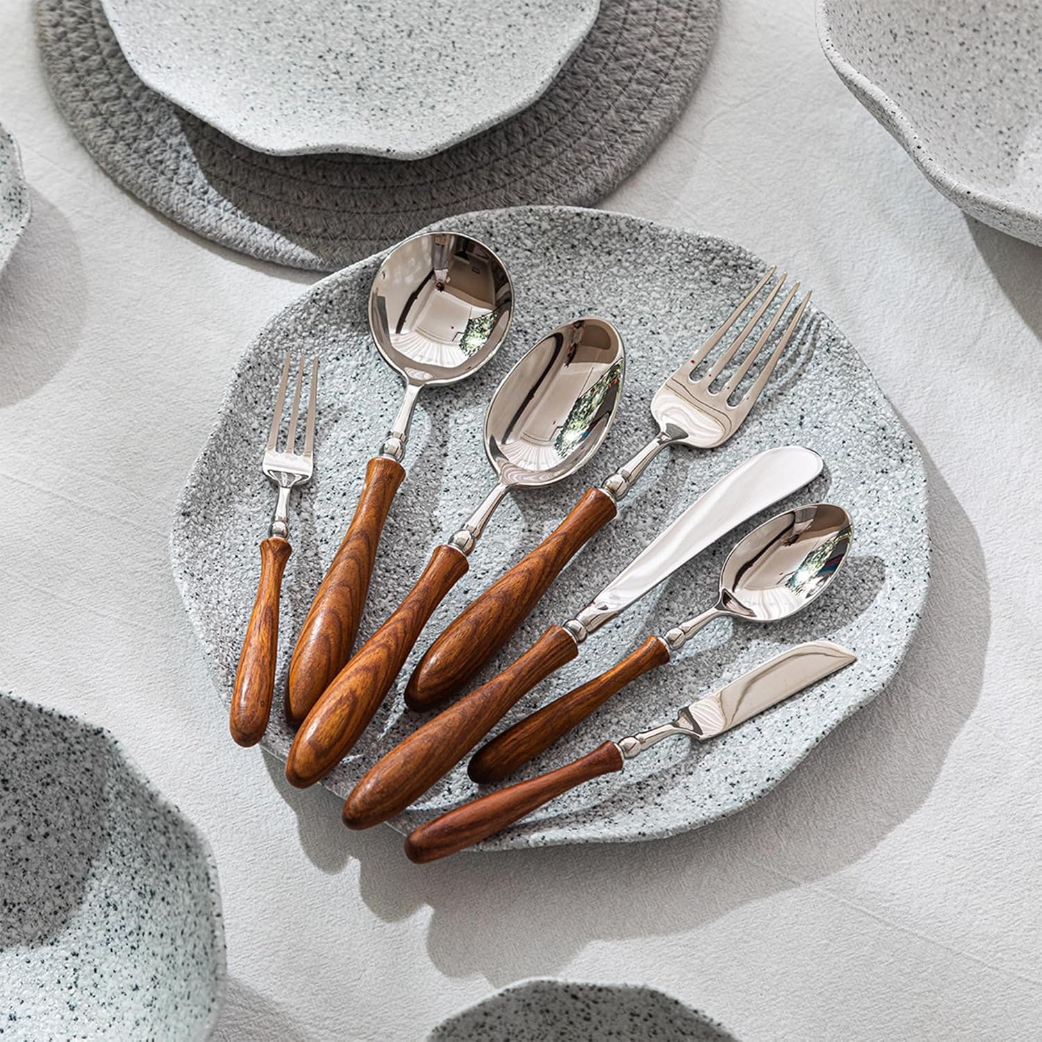 30 Piece Cutlery Set Service for 6,Vintage Wooden Handle Silverware Set，Stainless Steel Flatware Set for Outdoor Picnics, Camping,Hotel and Family Dinners