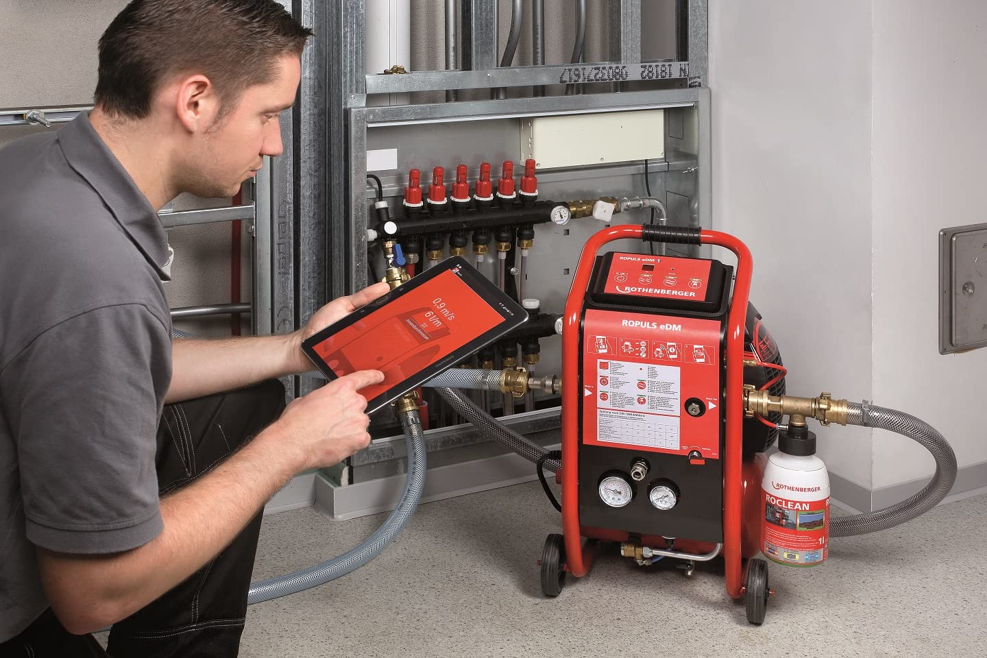ROTHENBERGER 1000002825 ROPULS eDM + Dispenser di pressione e 6 bottiglie ROCLEAN per impianti di riscaldamento a pavimento