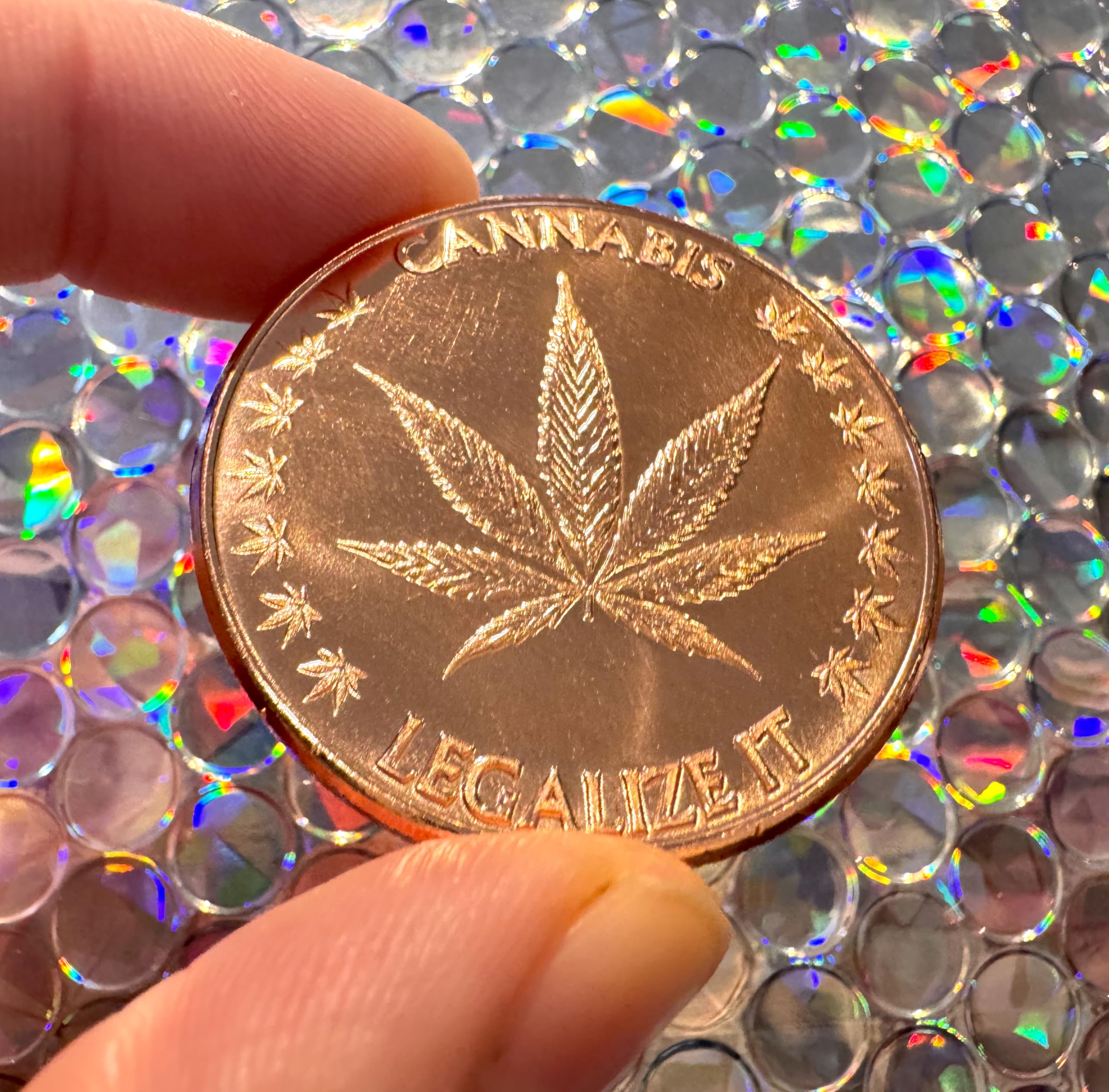 10 x 28,3 g Kupfer runde Cannabisblatt 999 feine Edelbarren Lieferung in Dose