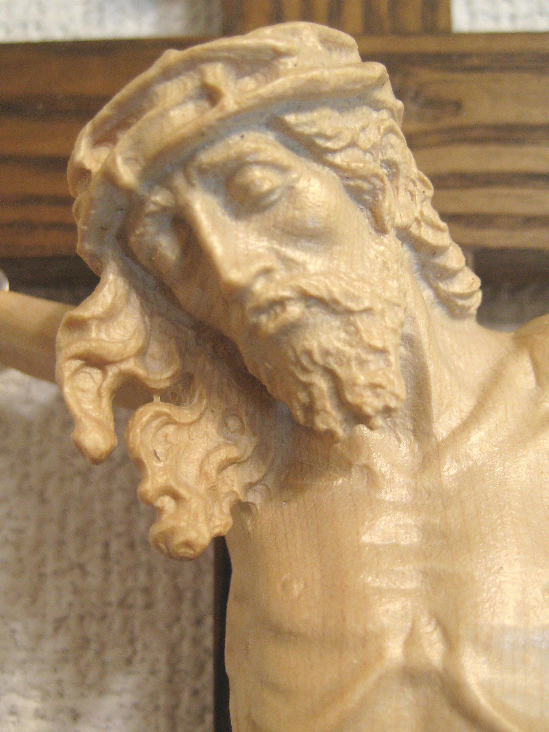 Amazon.co.jp: 欧州教会使用 創業100年木彫りブランド《レーピ》 磔刑