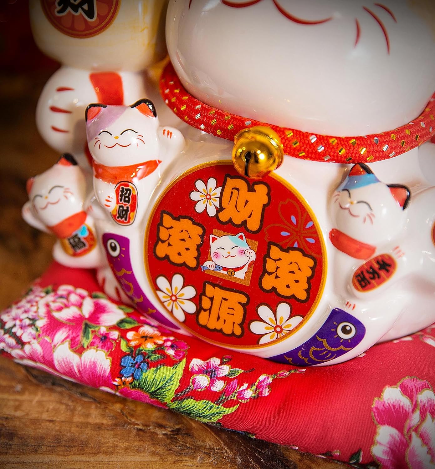 Mose Cafolo Large Ceramic Maneki Neko Beckoning Lucky Money Cat Waving Arm Good Feng Shui Fortune Happy Smiling Cat Figure 招財貓-財源滾滾（Abundant Wealth）