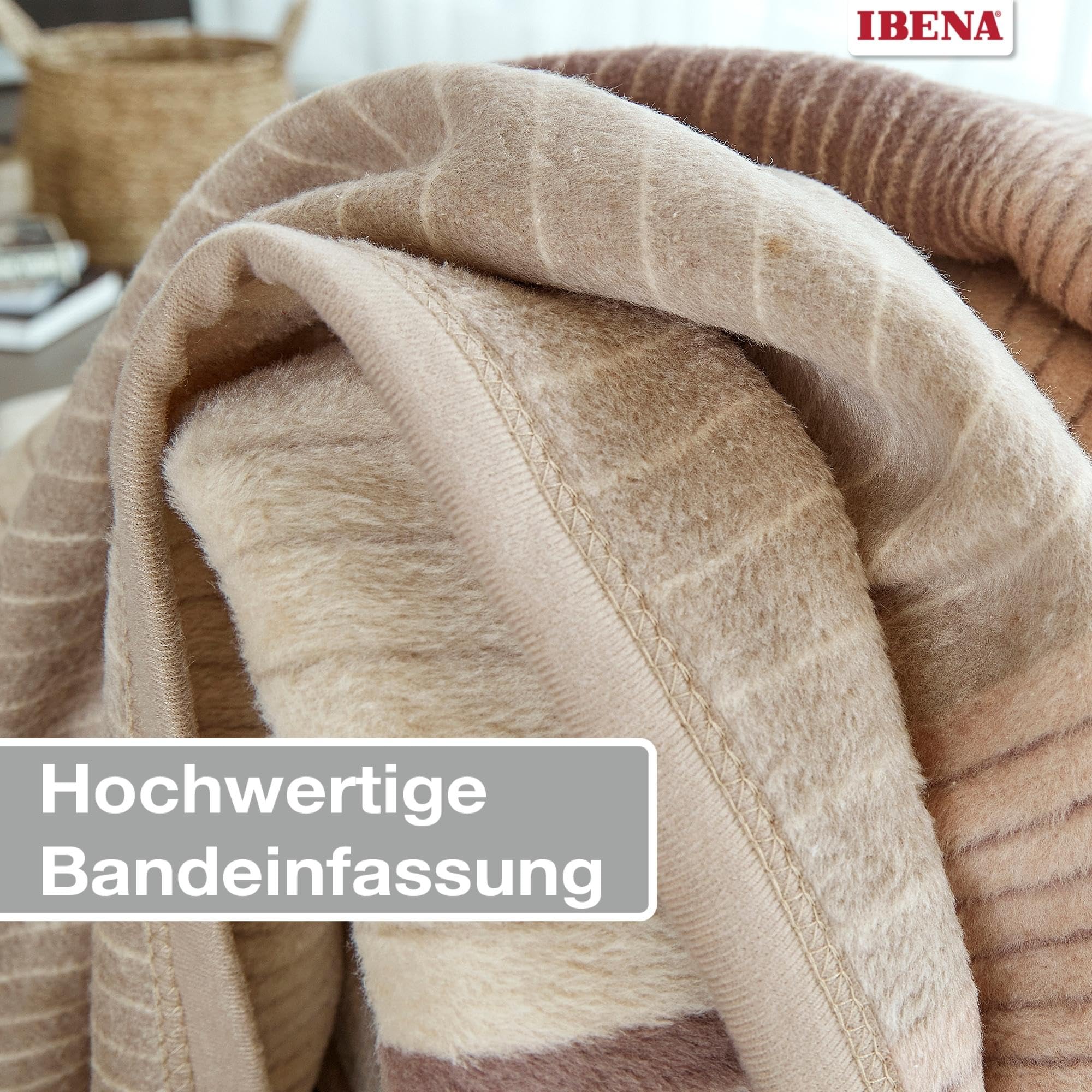 Ibena Granada Decke 150x200 cm – Kuscheldecke beige braun, pflegeleichte und kuschelweiche Baumwollmischdecke mit tollem Karomuster