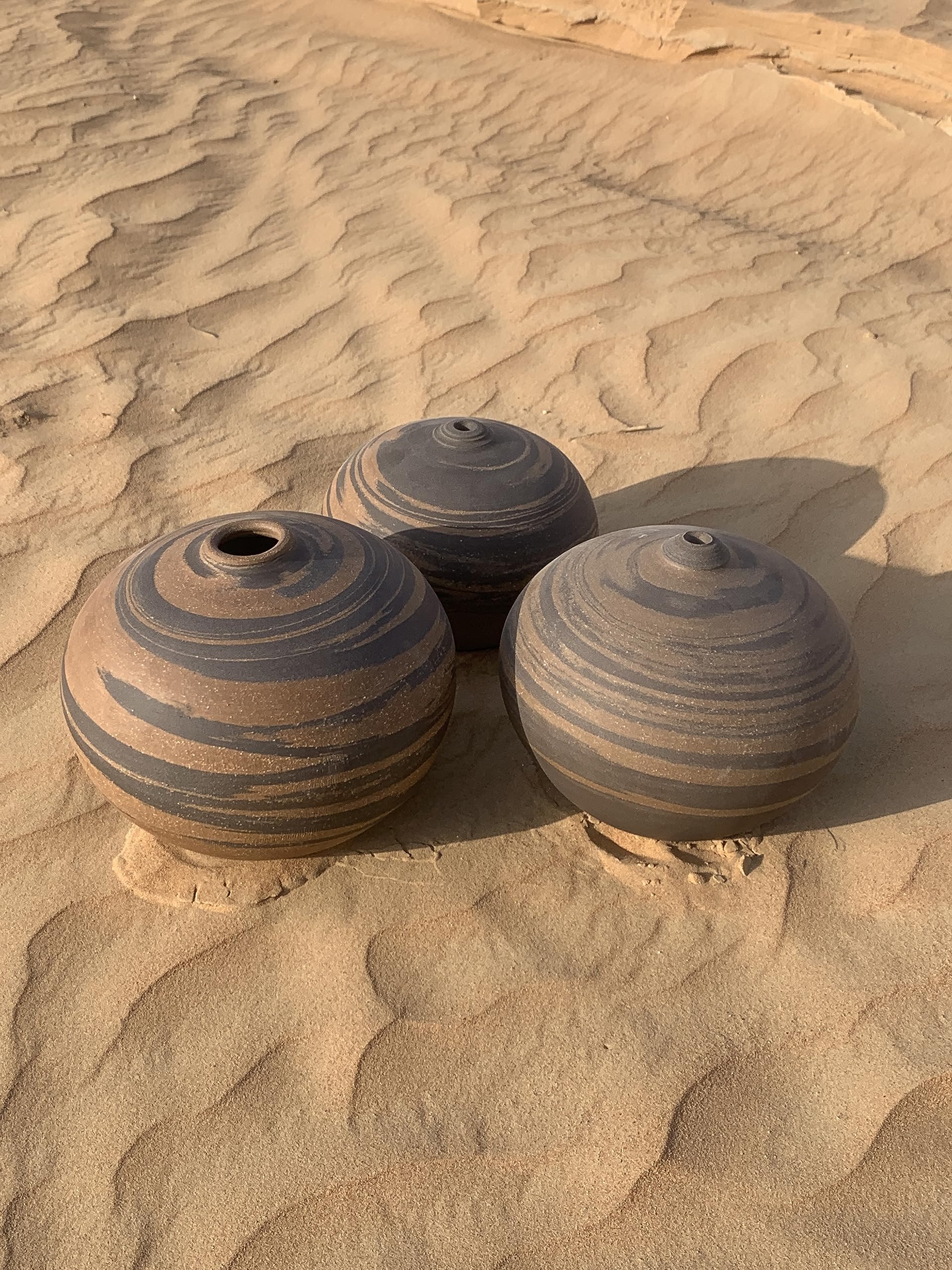 GAIADesert Pottery Home Decor Collection Round Dunes Vase, Small, 15 cm Width x 11 cm Height, Gray/Brown