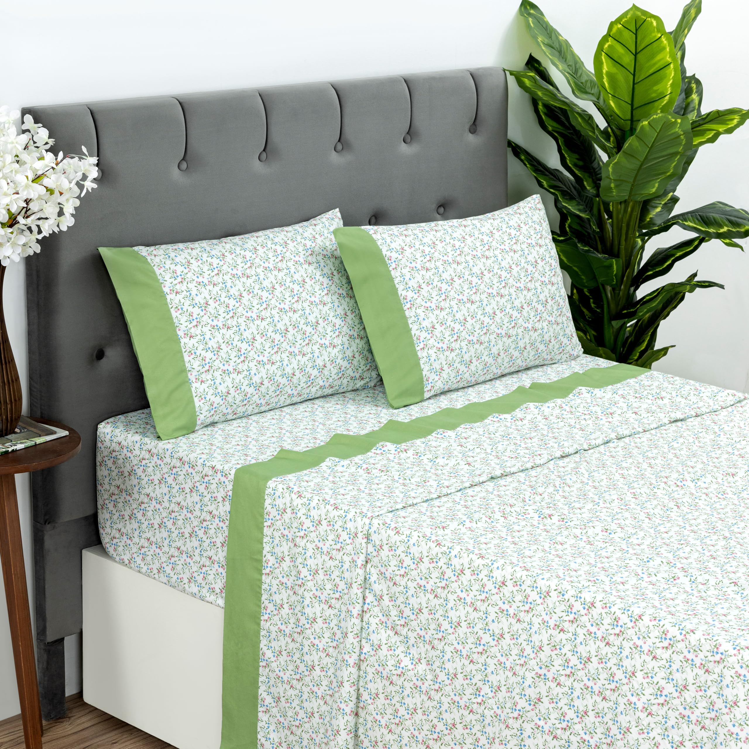 Dreamology Queen Size Sheet Set 4 Pieces Microfiber Sheet Printed Sheet Set with Solid Cuffed Detail Includes 1