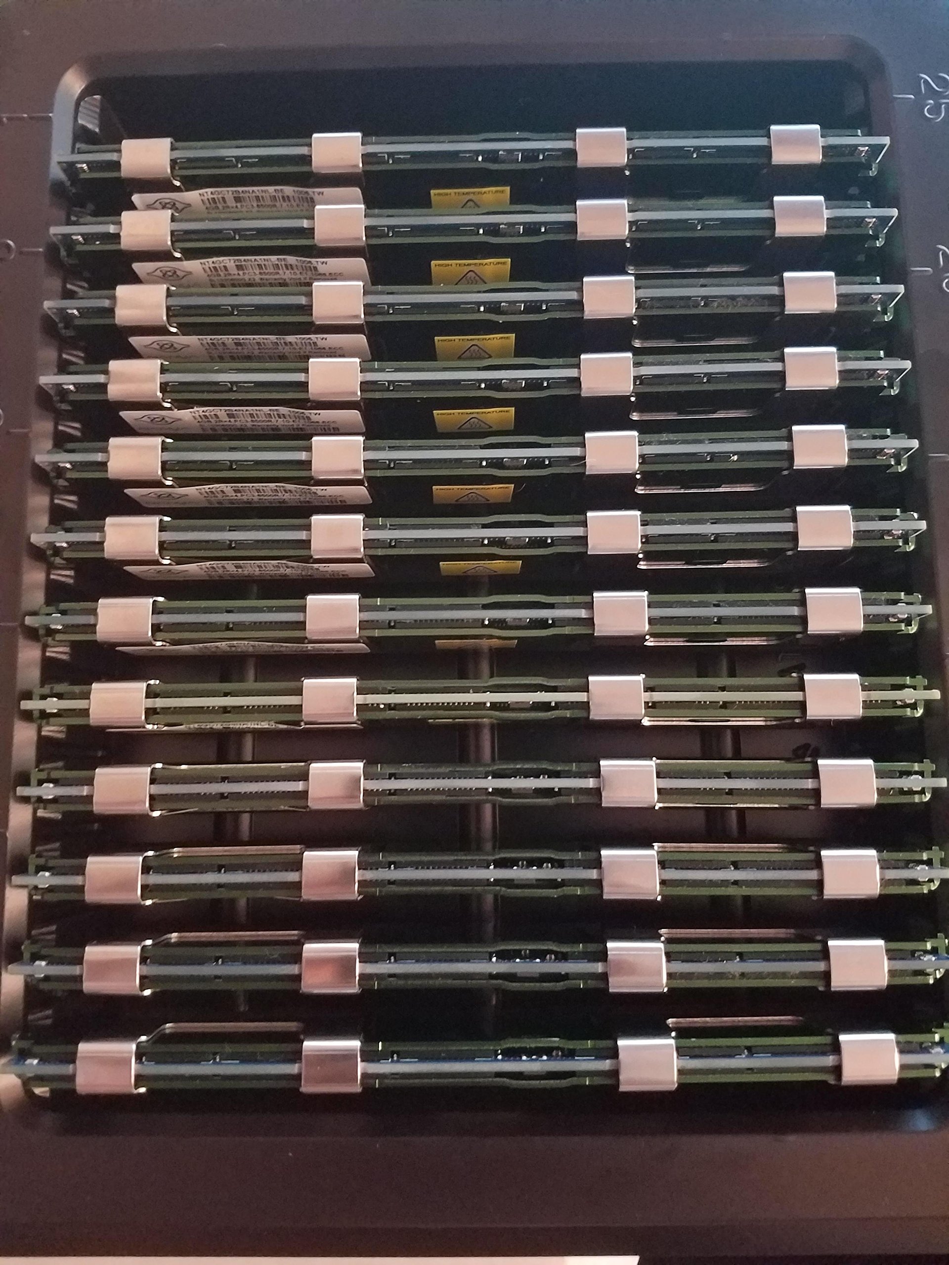 NANYA NT4GC72B4NA1NL-BE PC3-8500R DDR3 1066 4GB ECC REG 2RX4 (for
