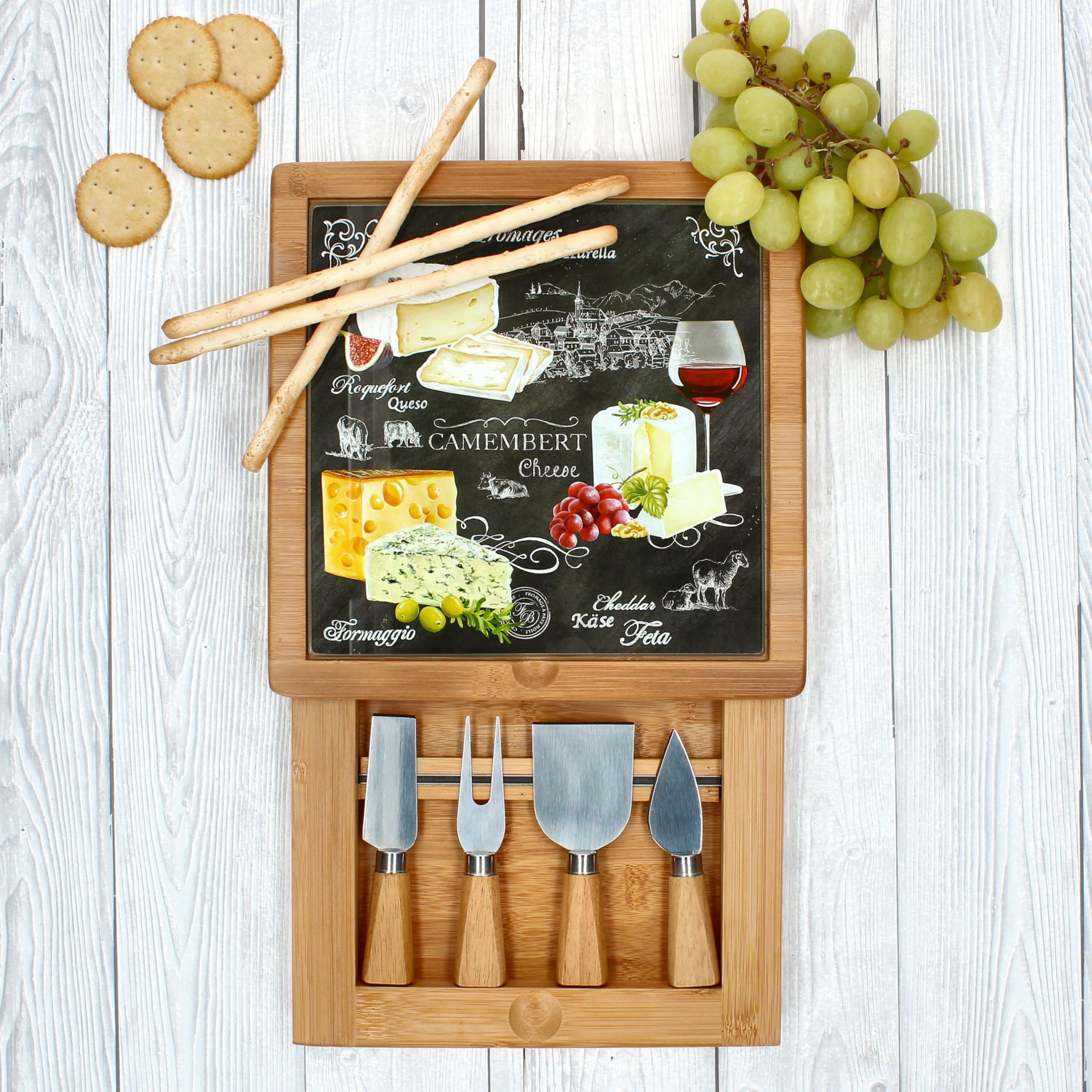 MamboCat World of Cheese Käseplatten Set I dekoriertes Käseschneidebrett aus Bambus-Holz & Glas mit Schublade & 4 Käsemessern I Servierplatte, Geschenkidee
